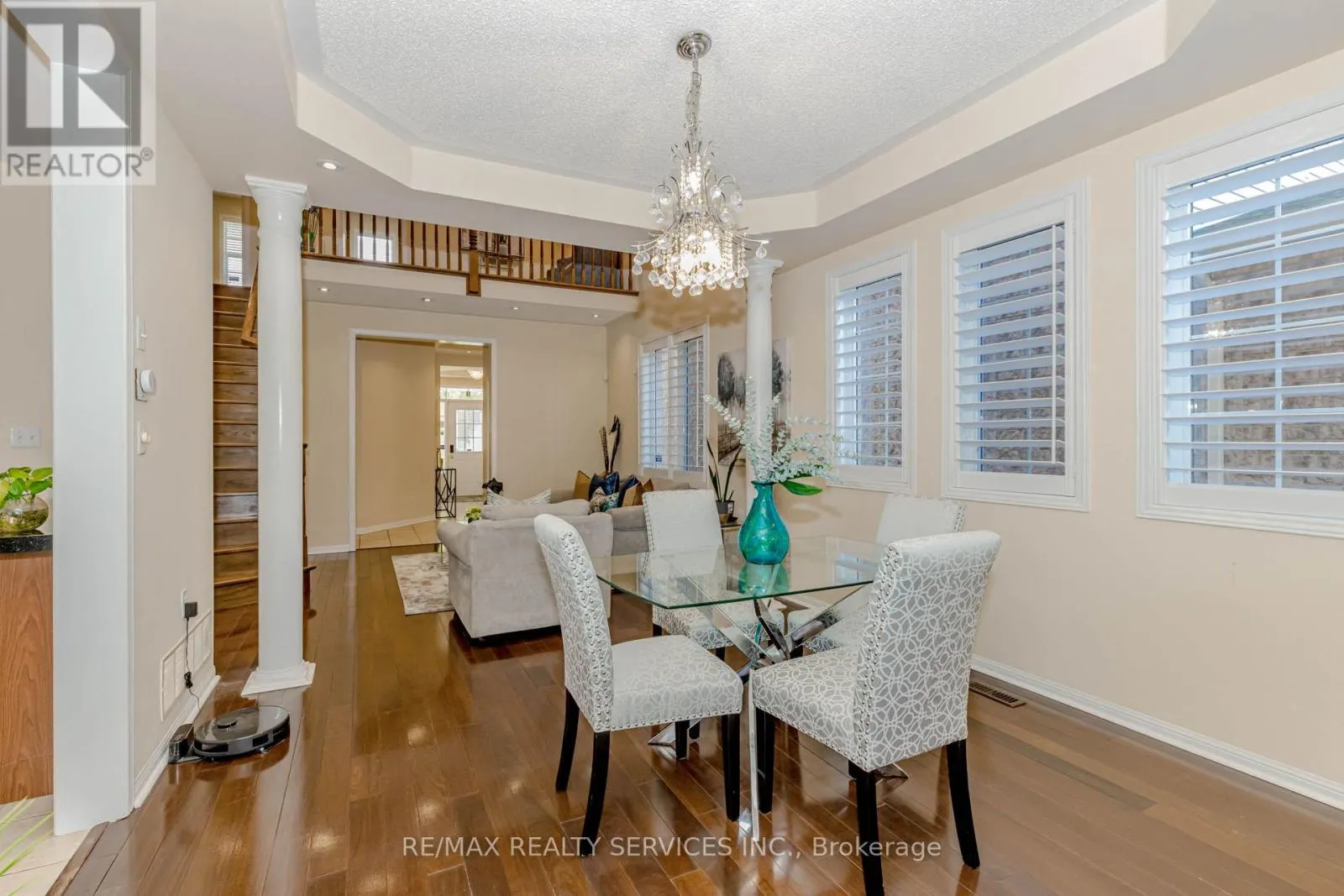 3906 ROSANNA DRIVE