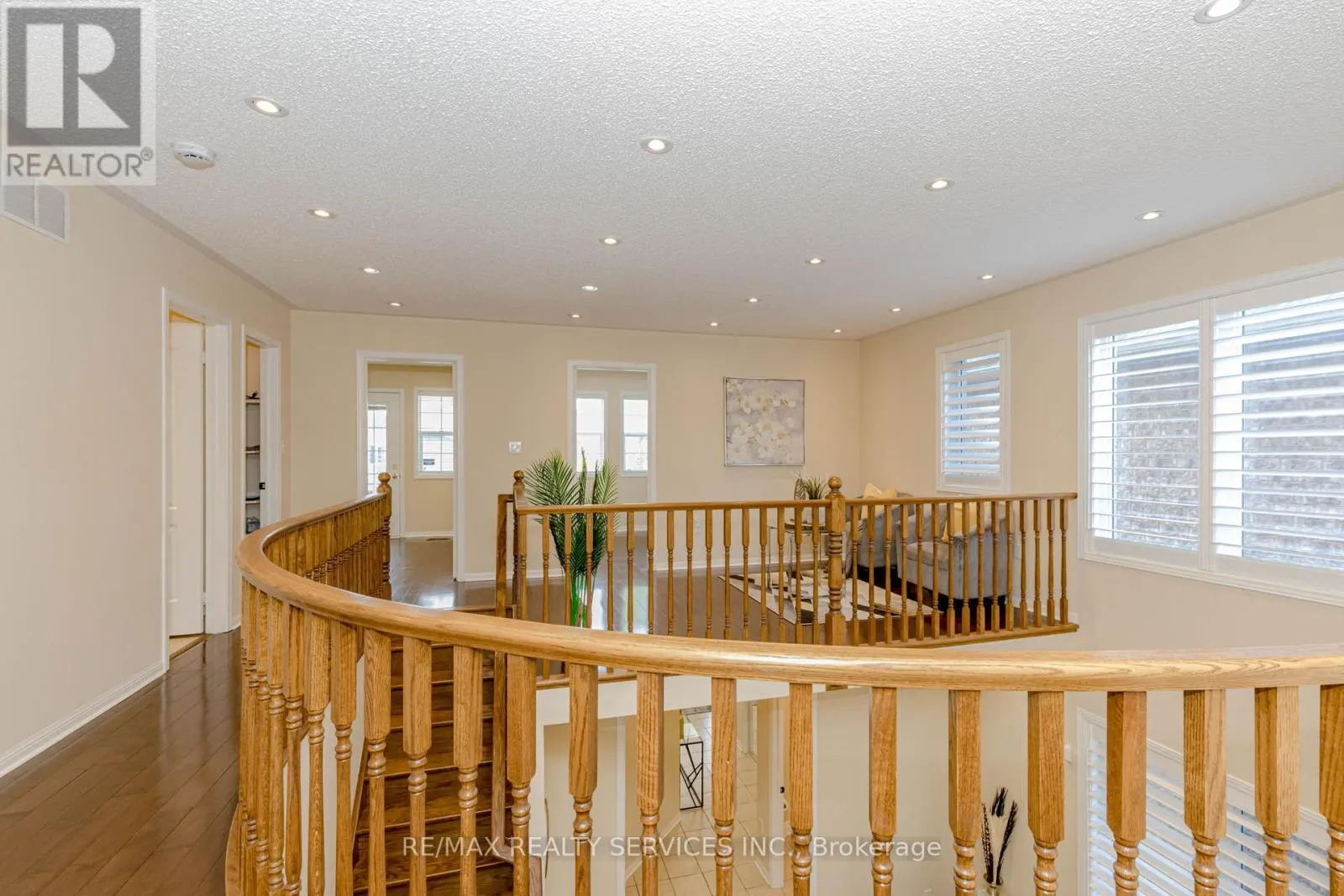 3906 ROSANNA DRIVE