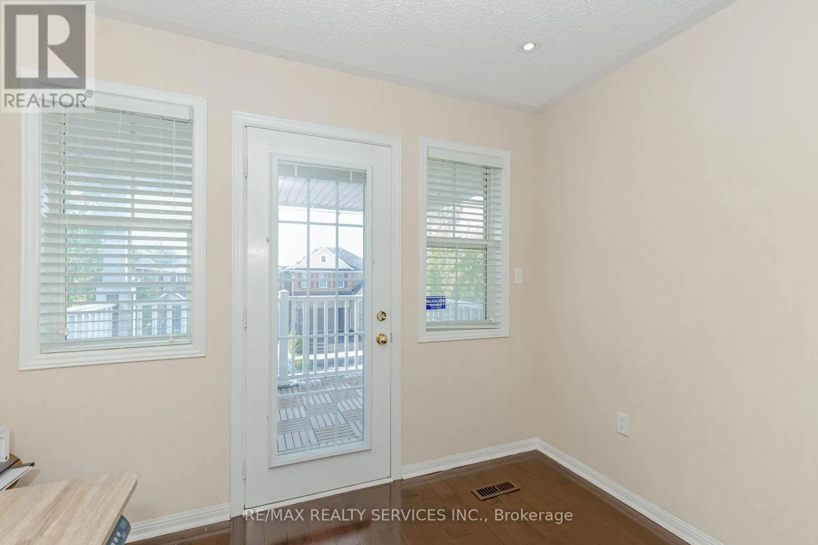 3906 ROSANNA DRIVE