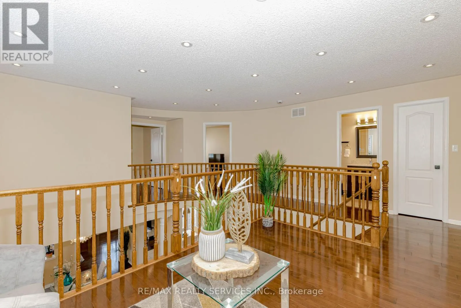 3906 ROSANNA DRIVE