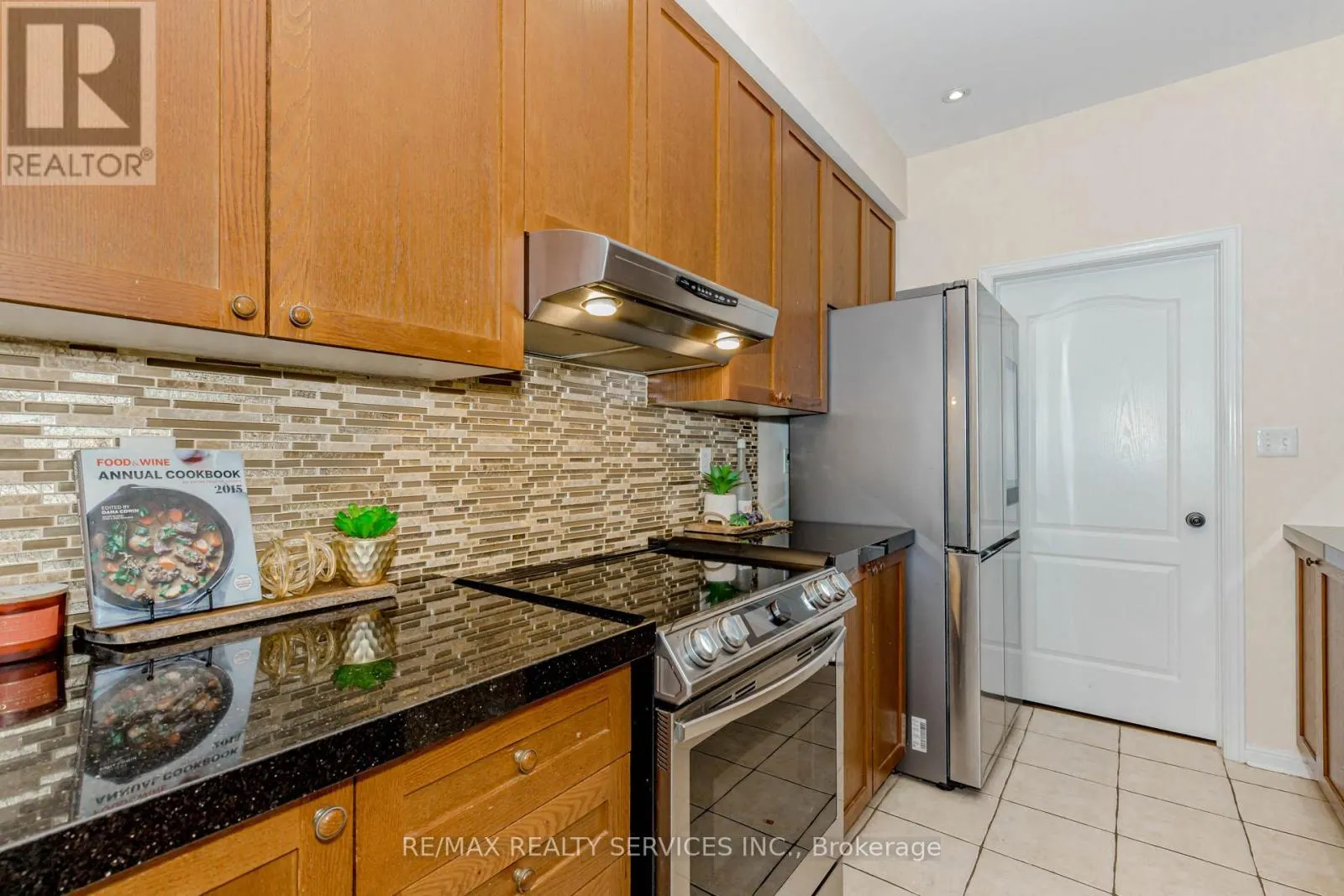 3906 ROSANNA DRIVE