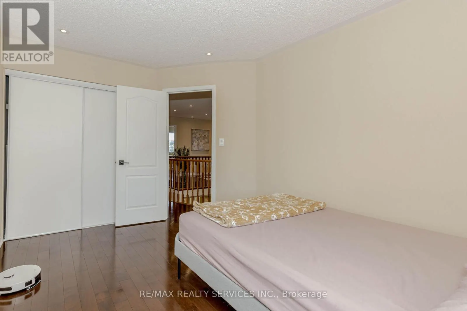 3906 ROSANNA DRIVE