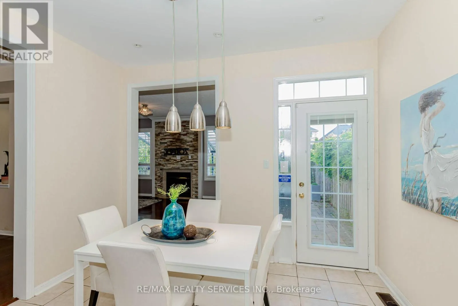 3906 ROSANNA DRIVE