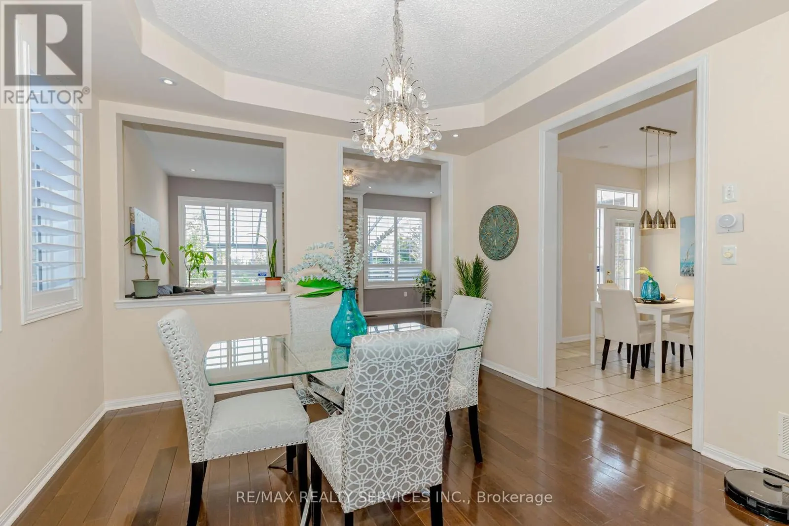 3906 ROSANNA DRIVE