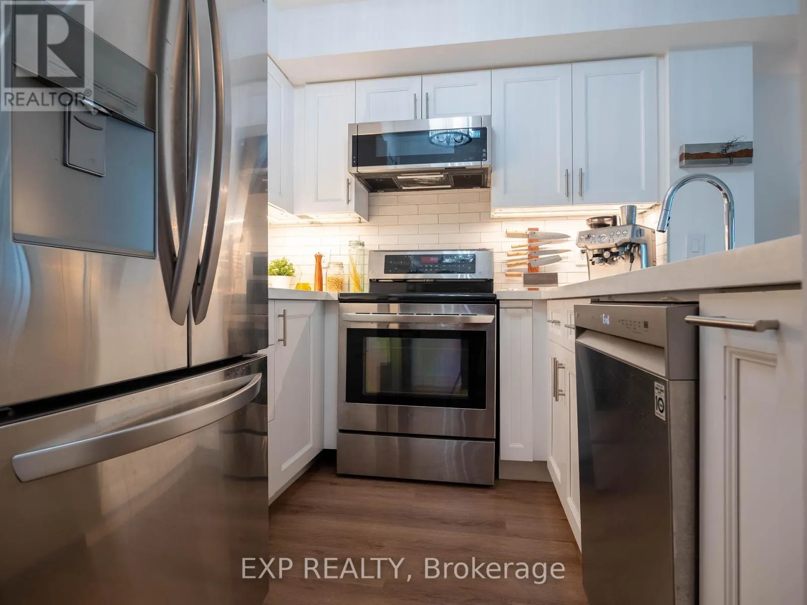 501 - 2111 LAKESHORE BOULEVARD W