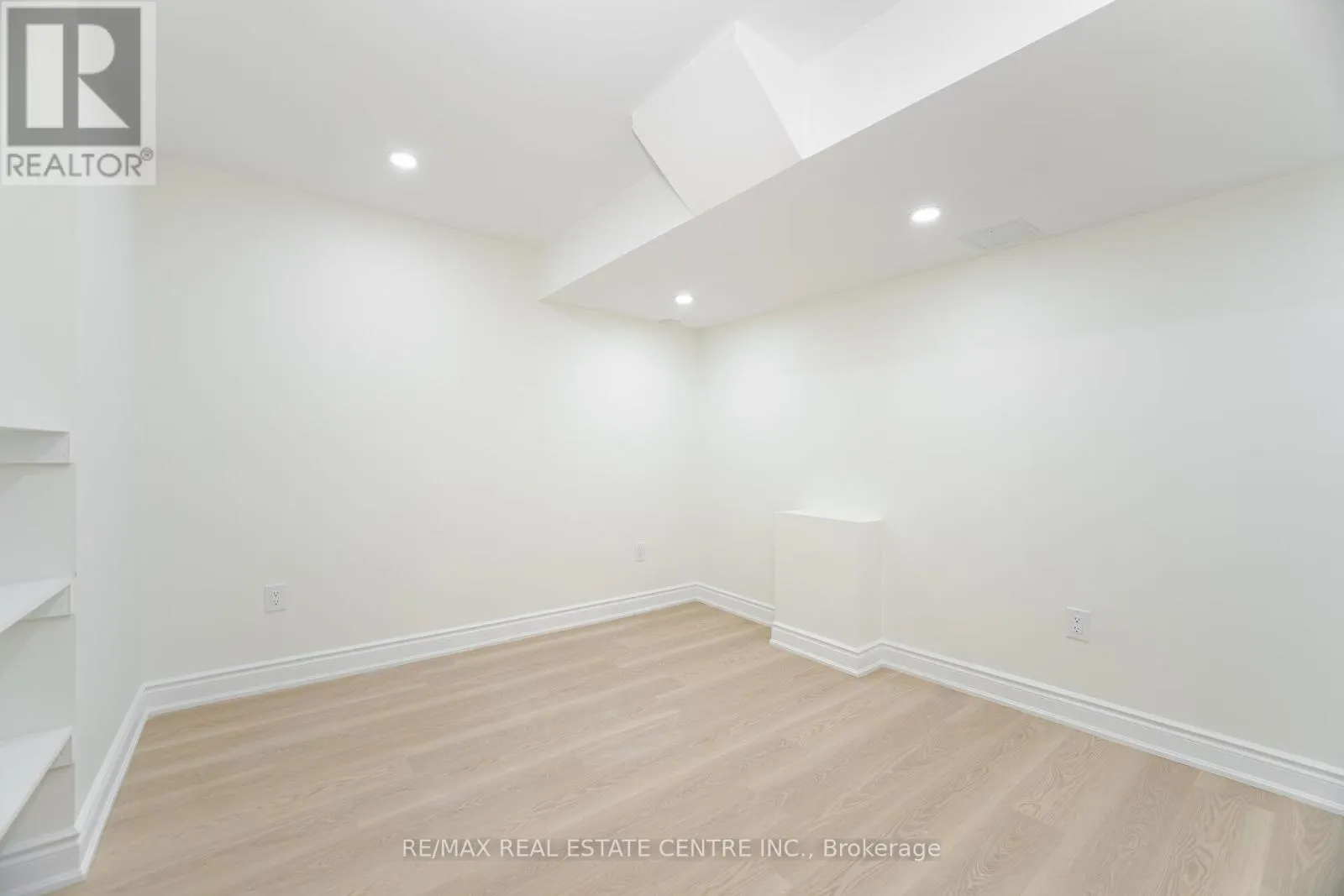 LOWER - 351 GREENLESS CIRCLE