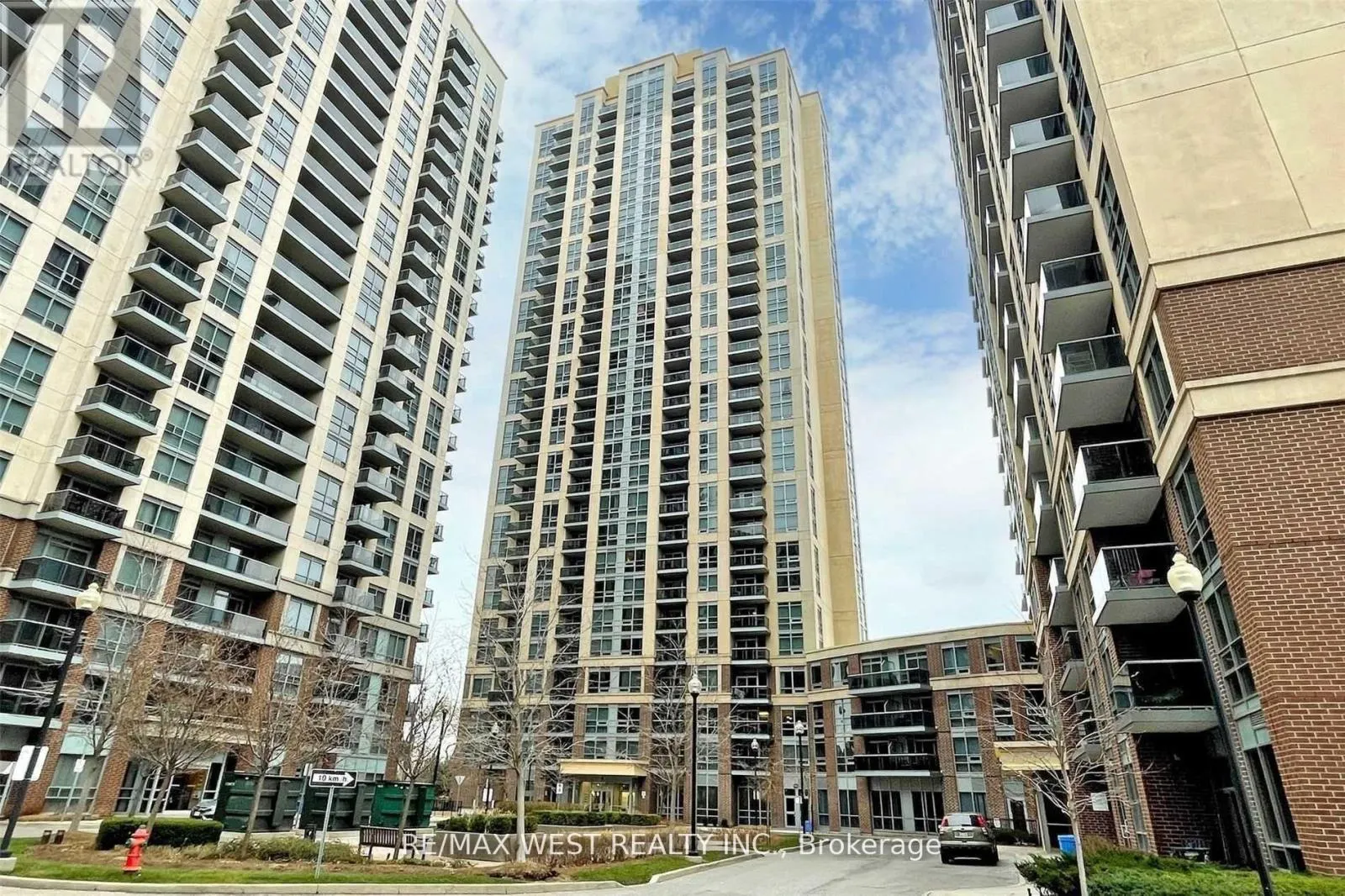 709 - 3 MICHAEL POWER PLACE