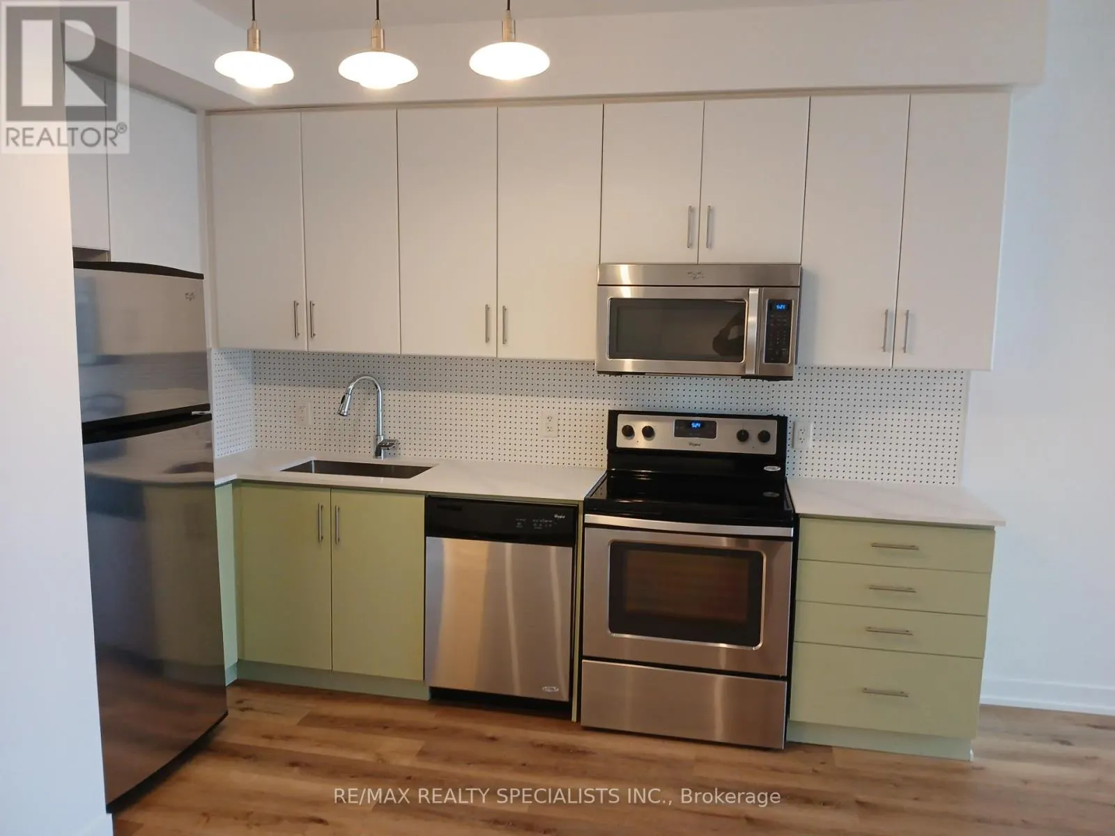 506 - 8 FIELDWAY ROAD