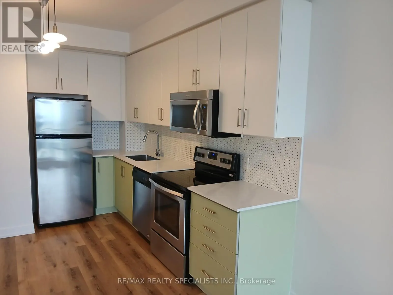 506 - 8 FIELDWAY ROAD