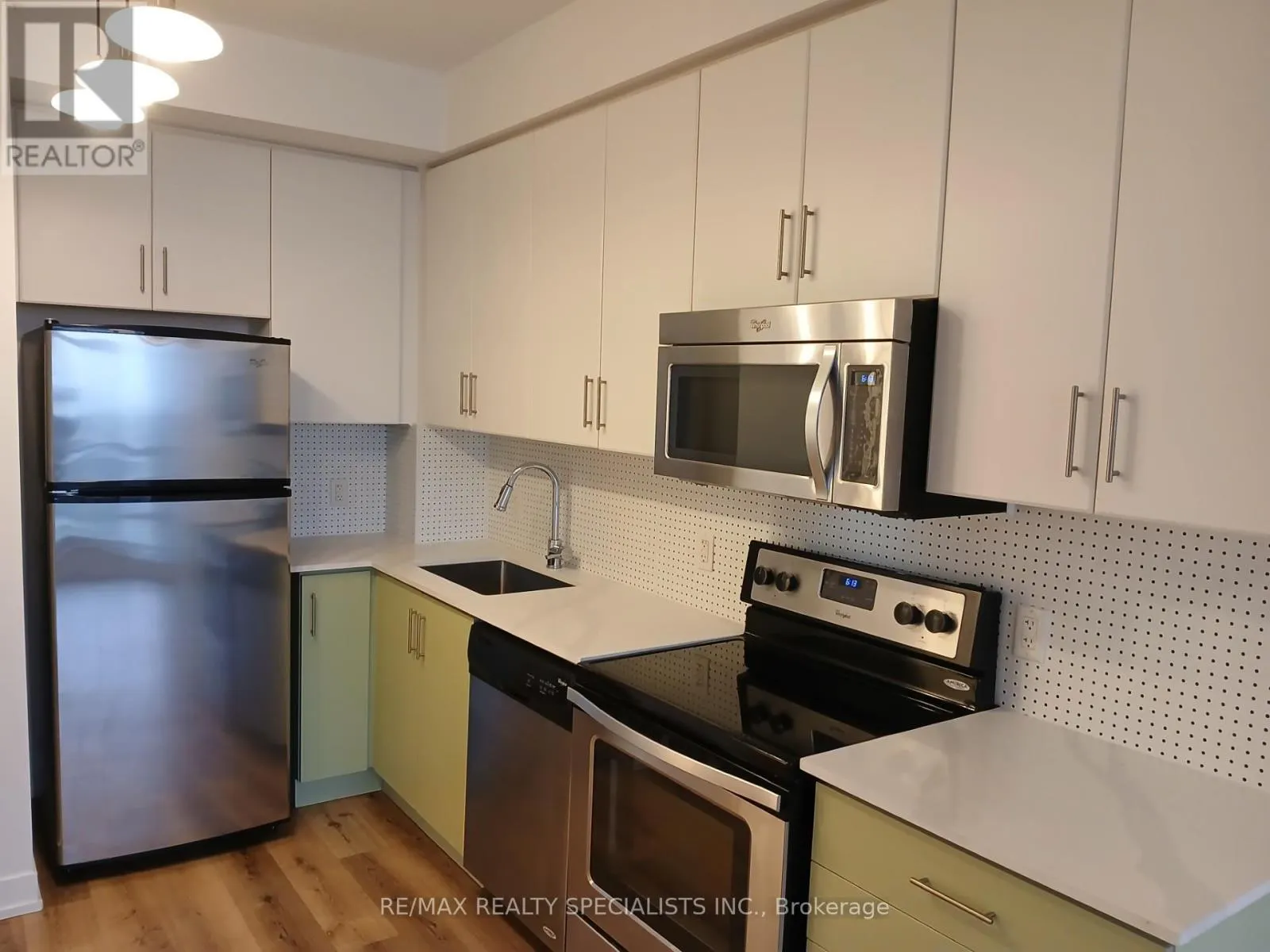 506 - 8 FIELDWAY ROAD