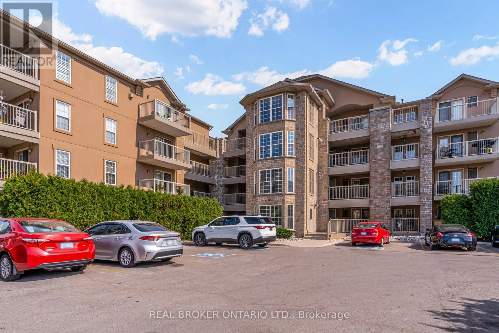 313 - 1460 BISHOPS GATE