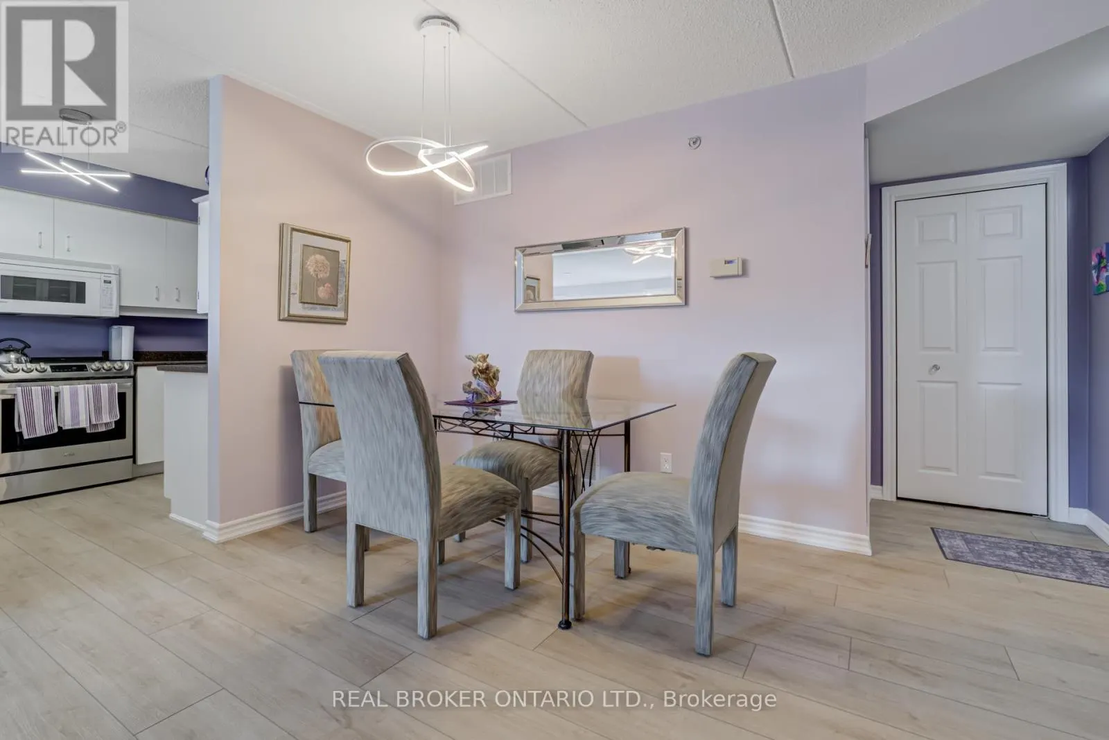 313 - 1460 BISHOPS GATE