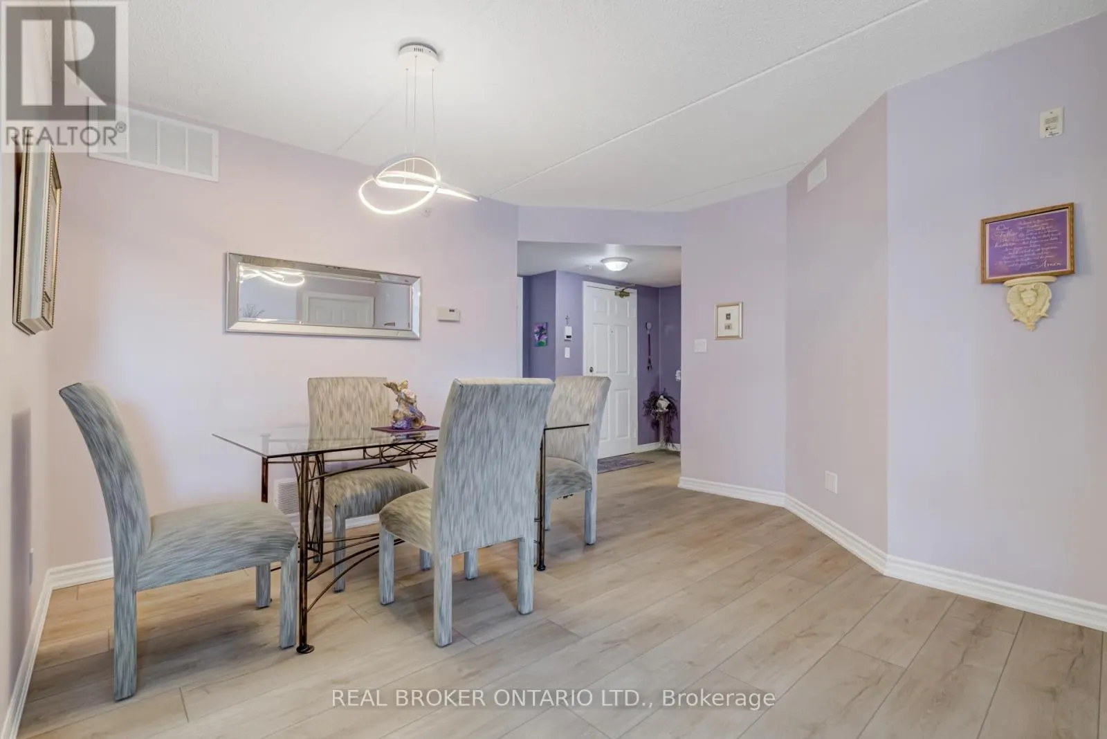 313 - 1460 BISHOPS GATE