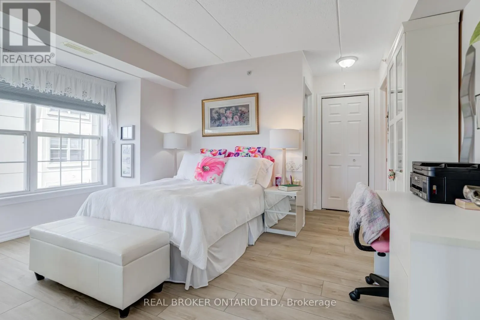 313 - 1460 BISHOPS GATE