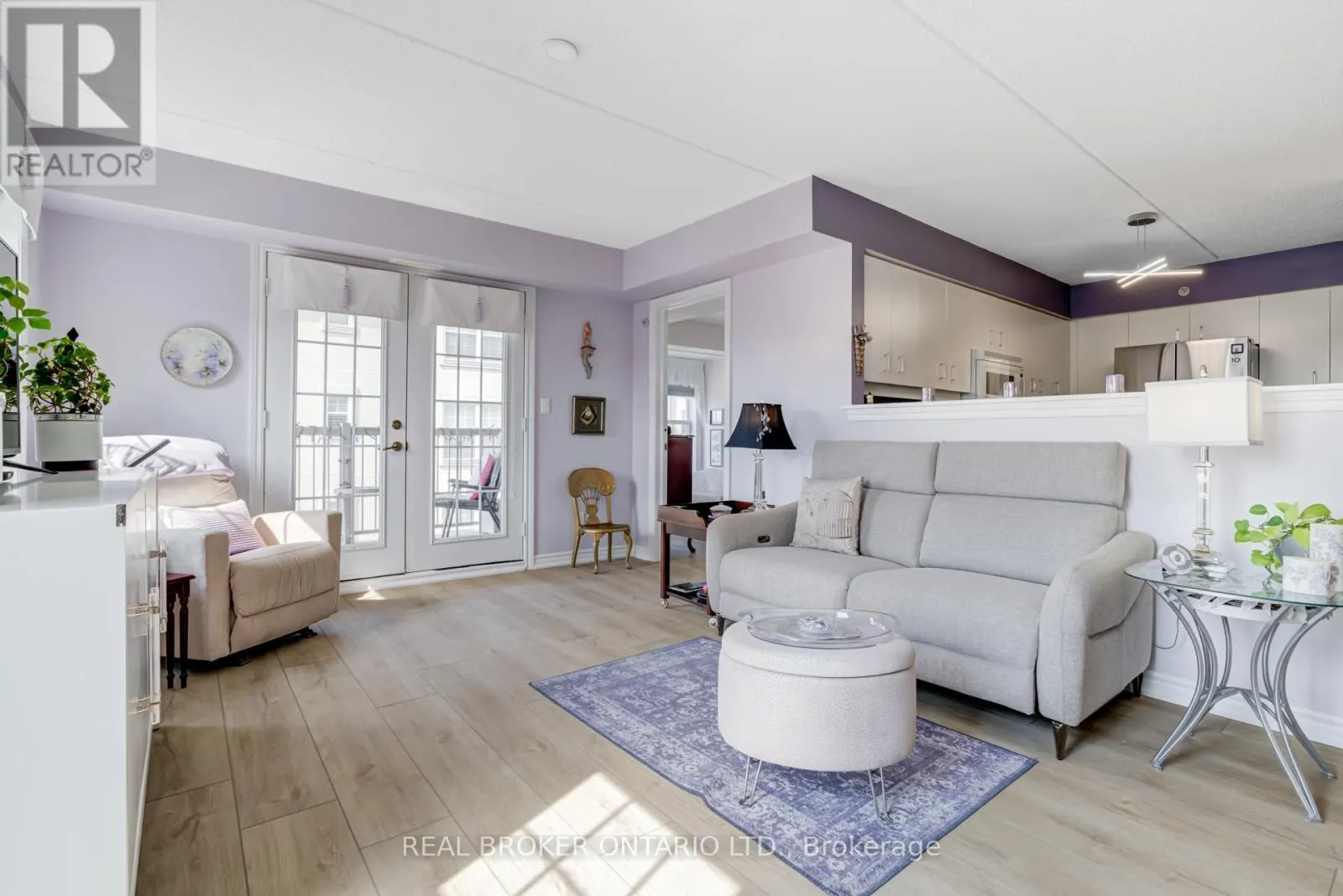 313 - 1460 BISHOPS GATE