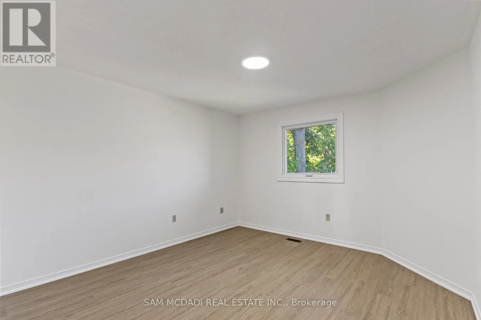 459 GLENASHTON DRIVE