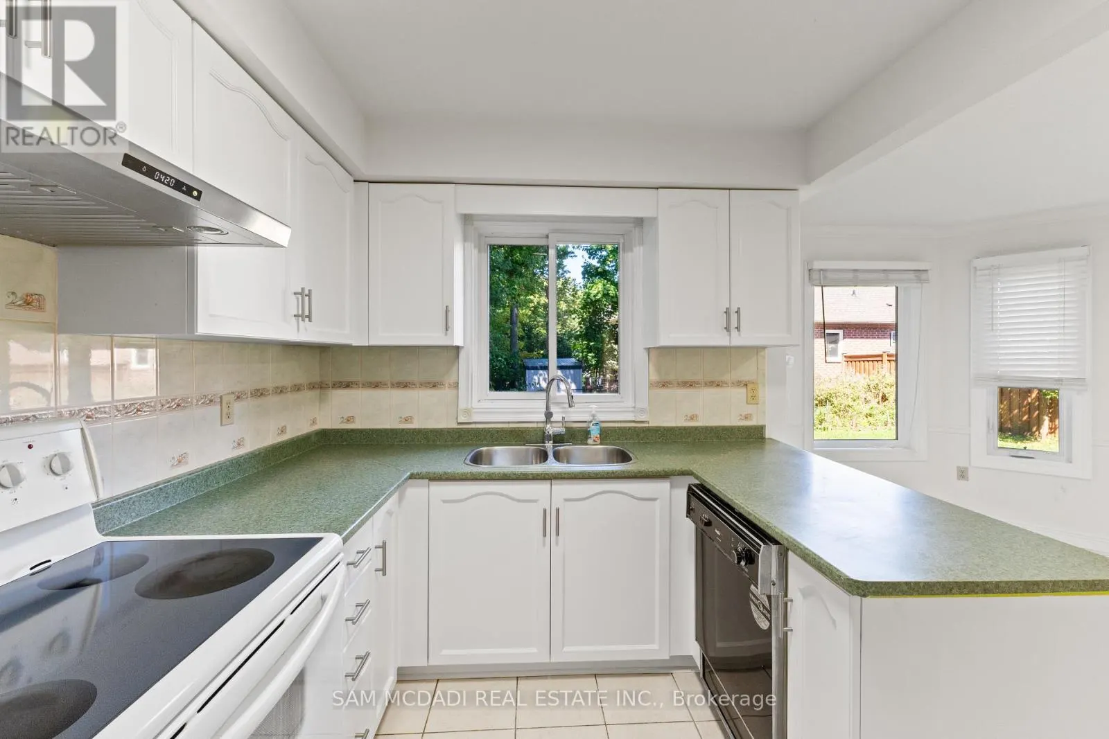 459 GLENASHTON DRIVE