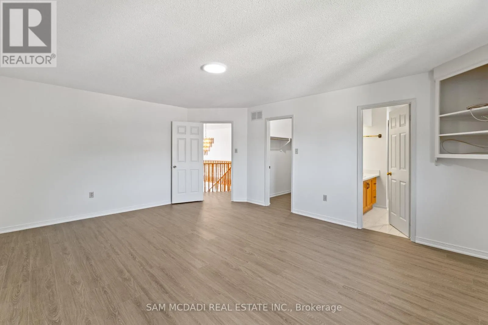 459 GLENASHTON DRIVE