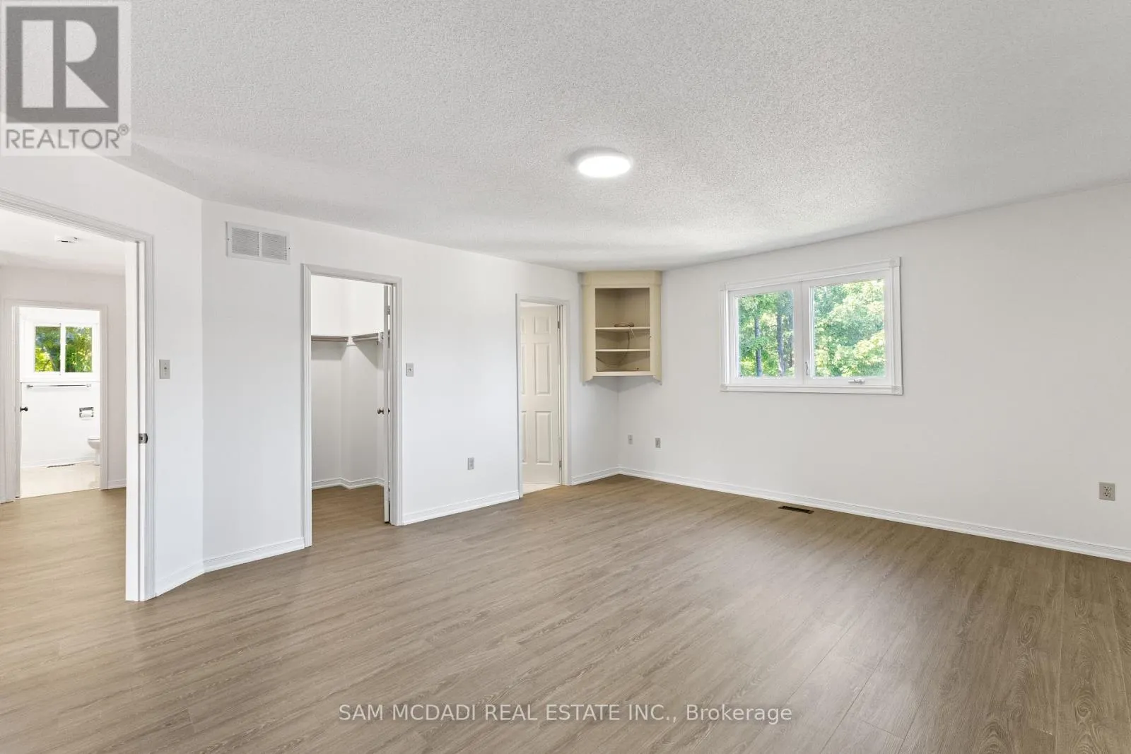 459 GLENASHTON DRIVE