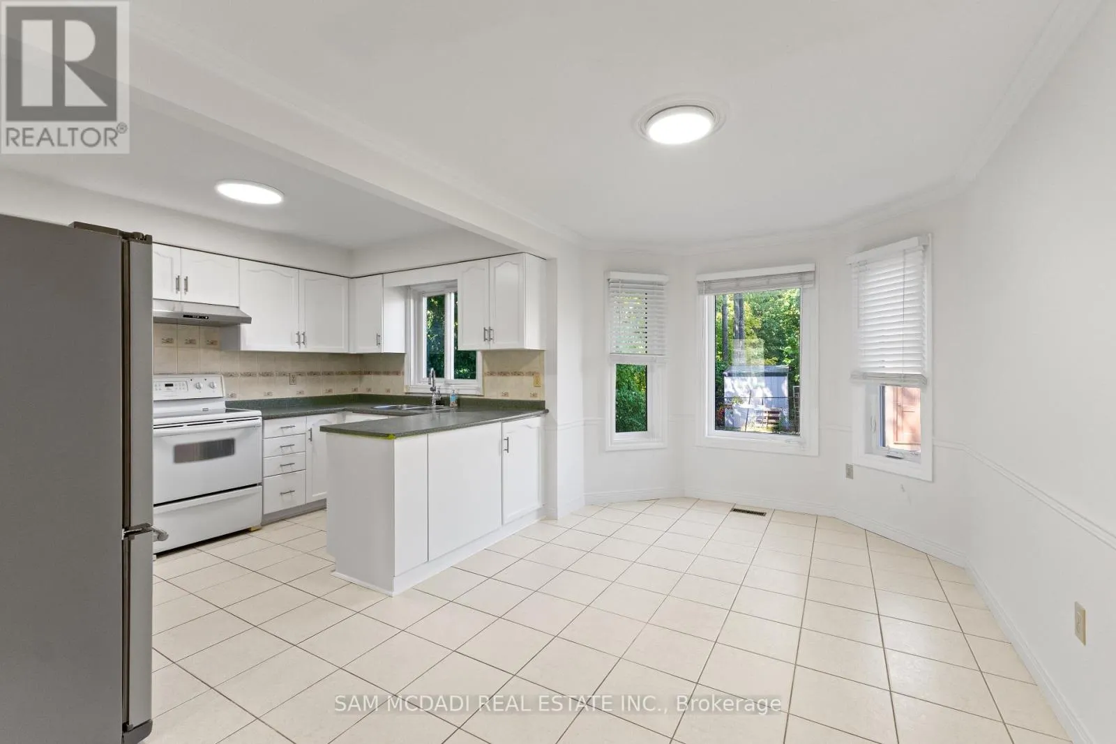 459 GLENASHTON DRIVE