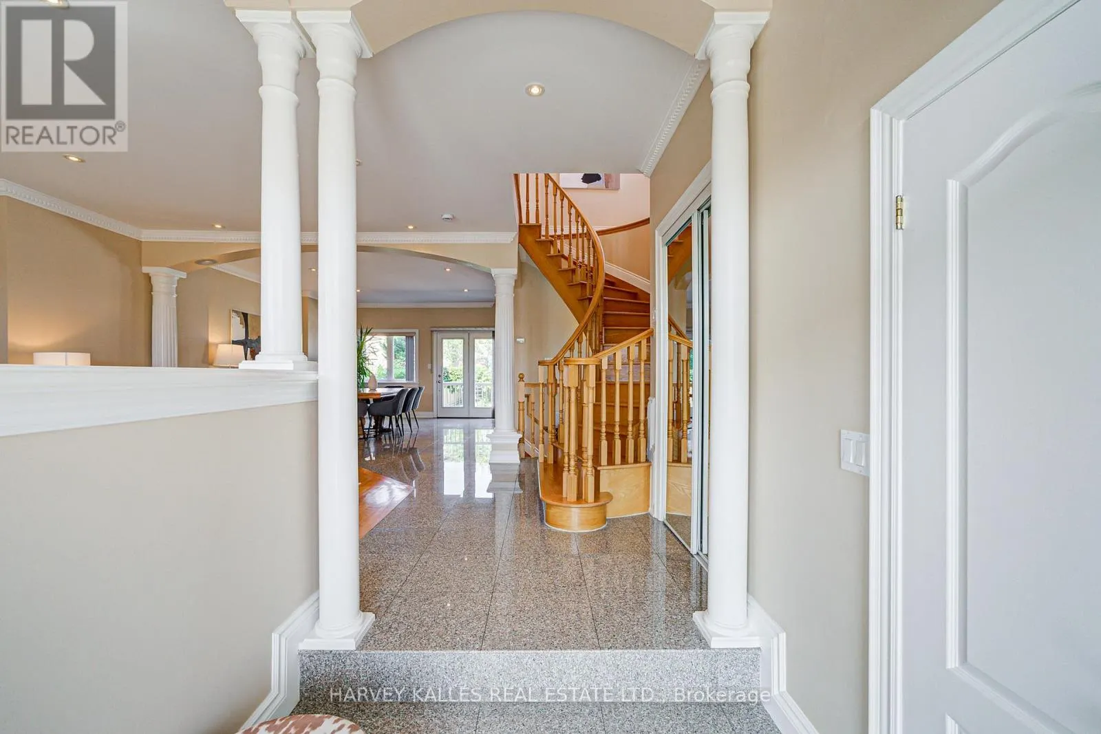 1006 BRIAR HILL AVENUE