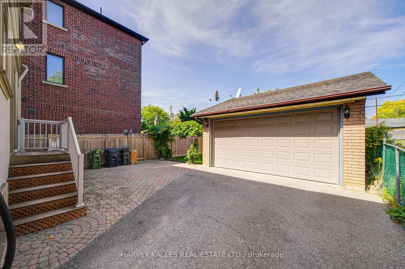 1006 BRIAR HILL AVENUE