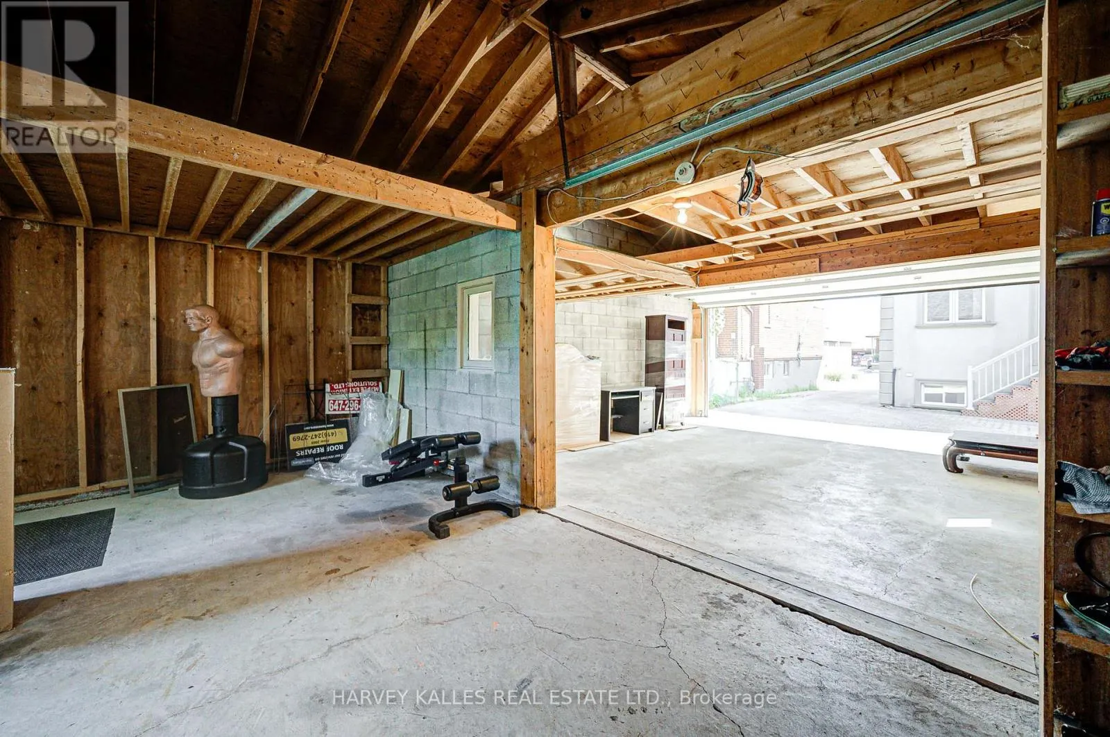 1006 BRIAR HILL AVENUE