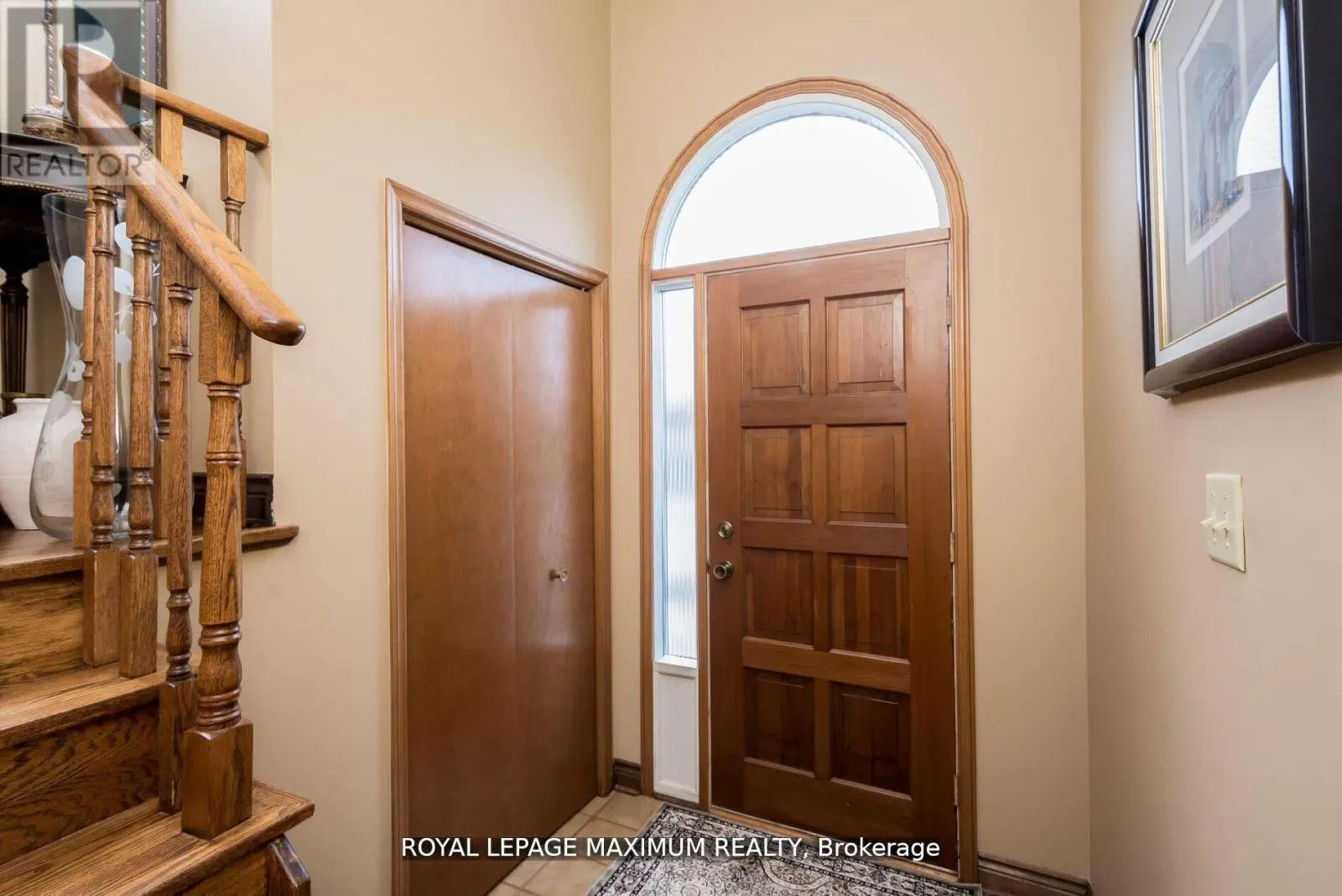 44 FLAGSTICK COURT