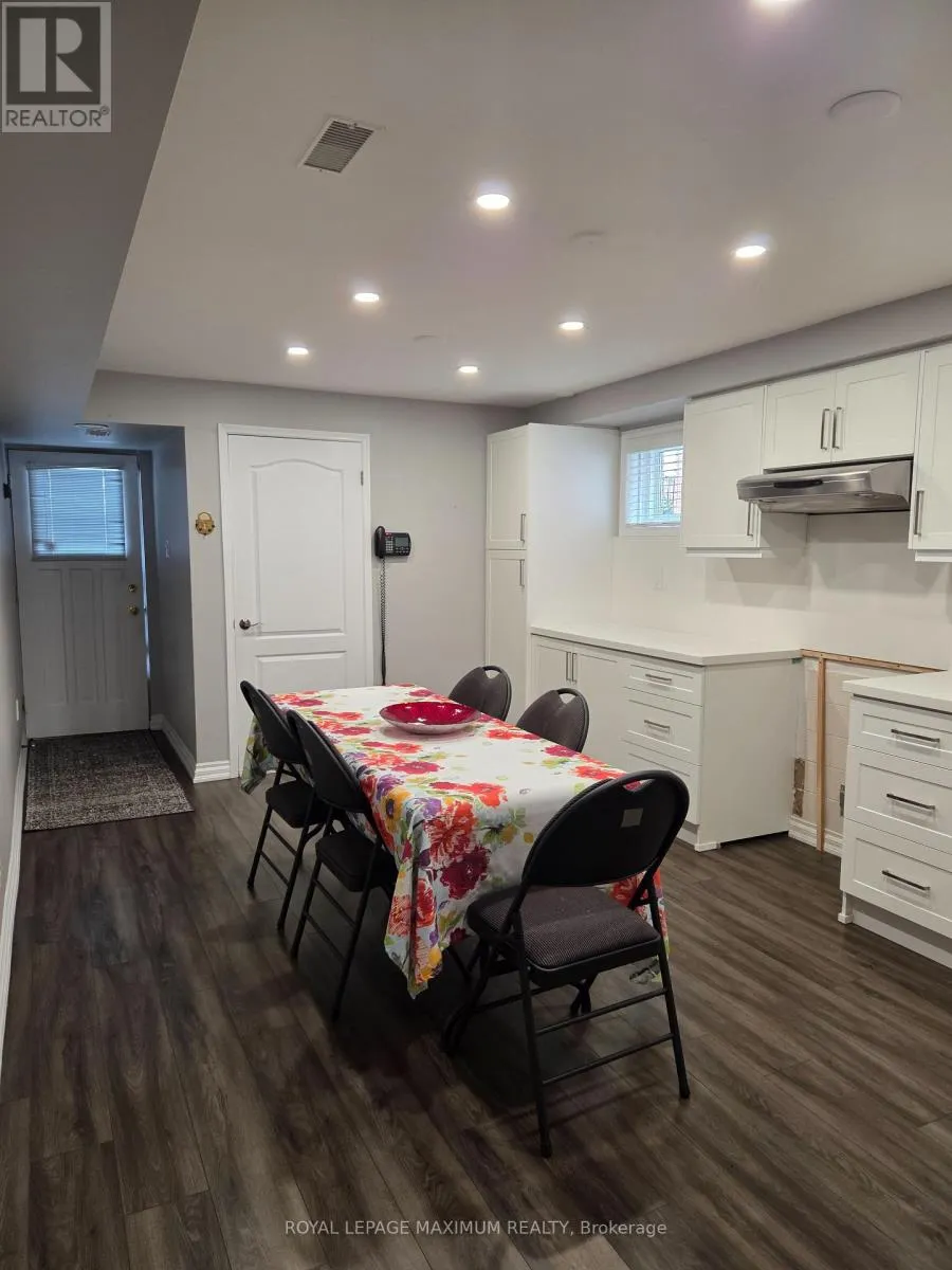 44 FLAGSTICK COURT