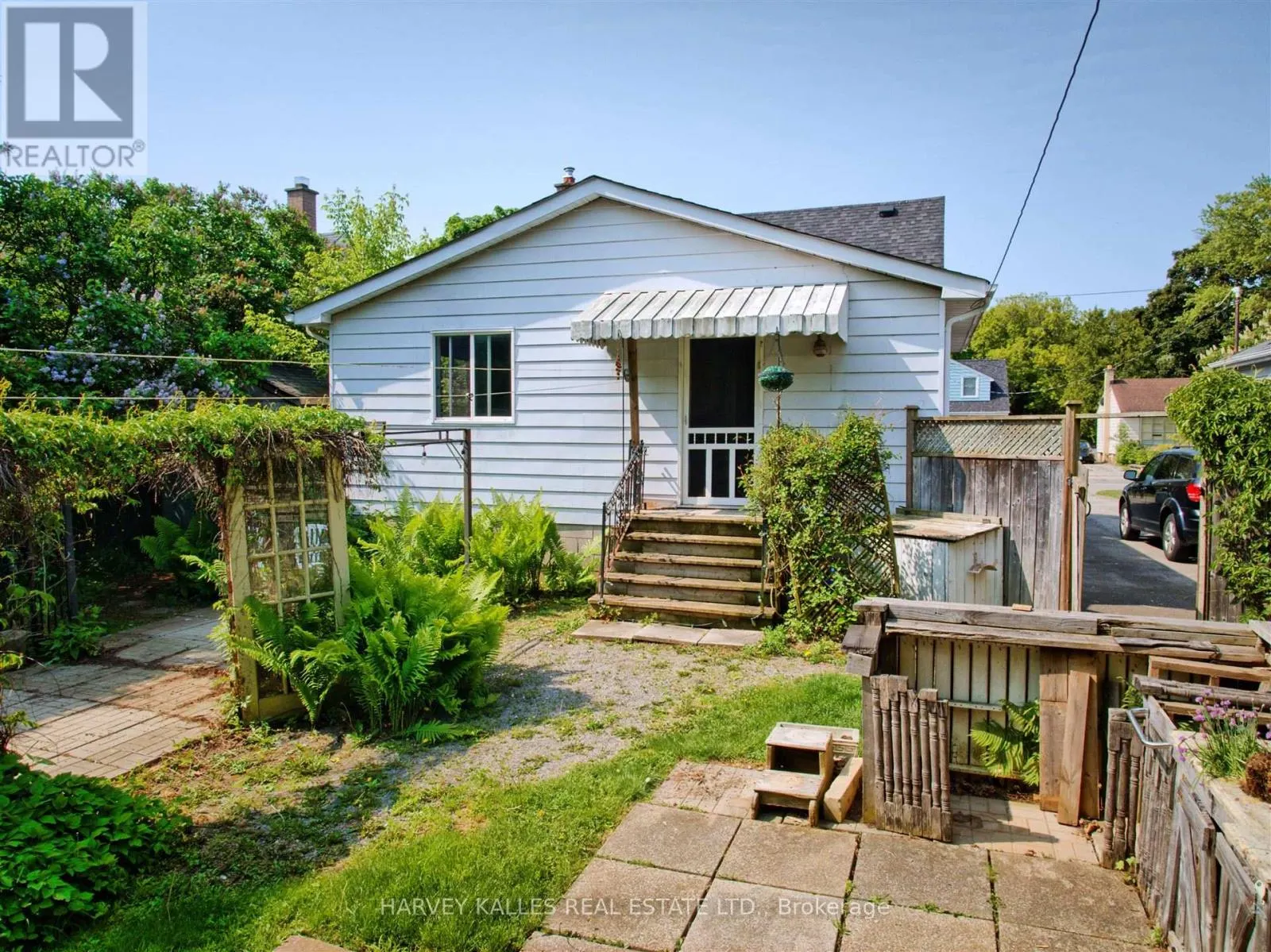 247 JENNINGS CRESCENT