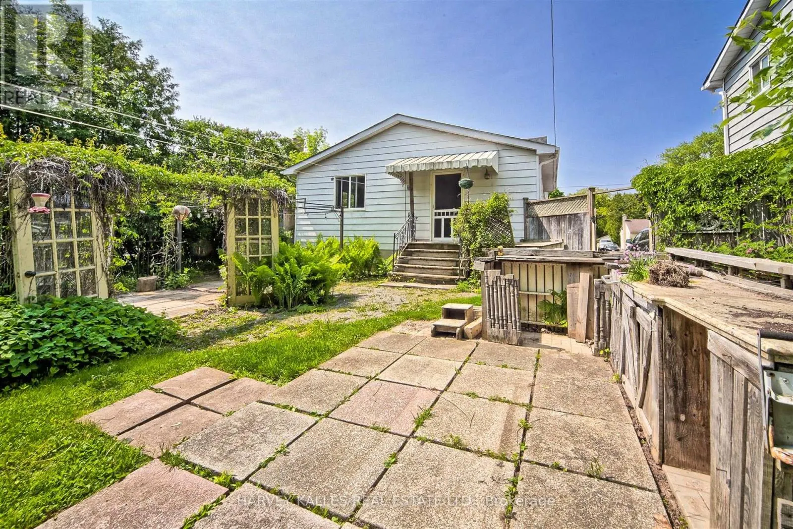 247 JENNINGS CRESCENT