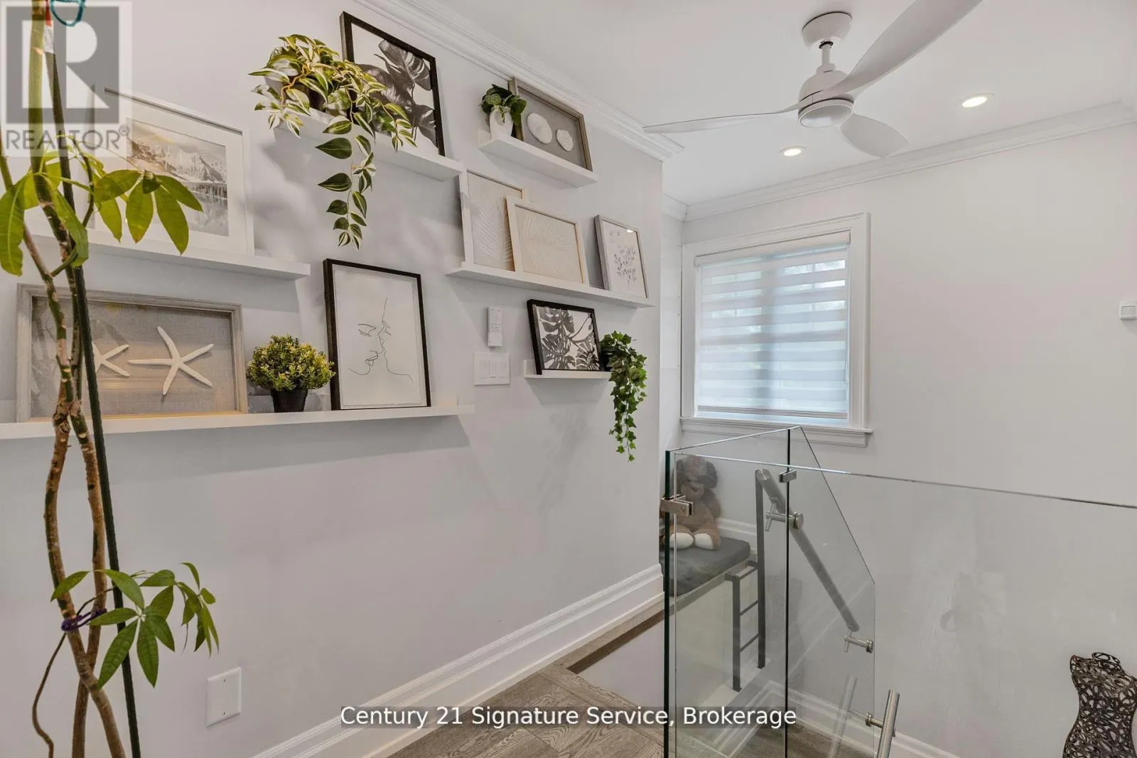 33 MCINTOSH AVENUE