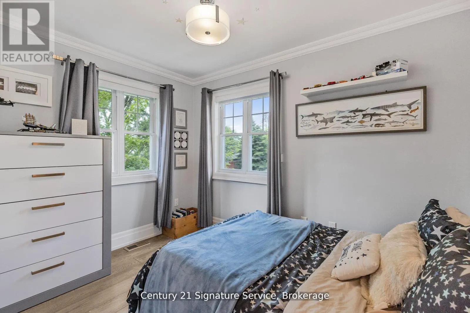 33 MCINTOSH AVENUE