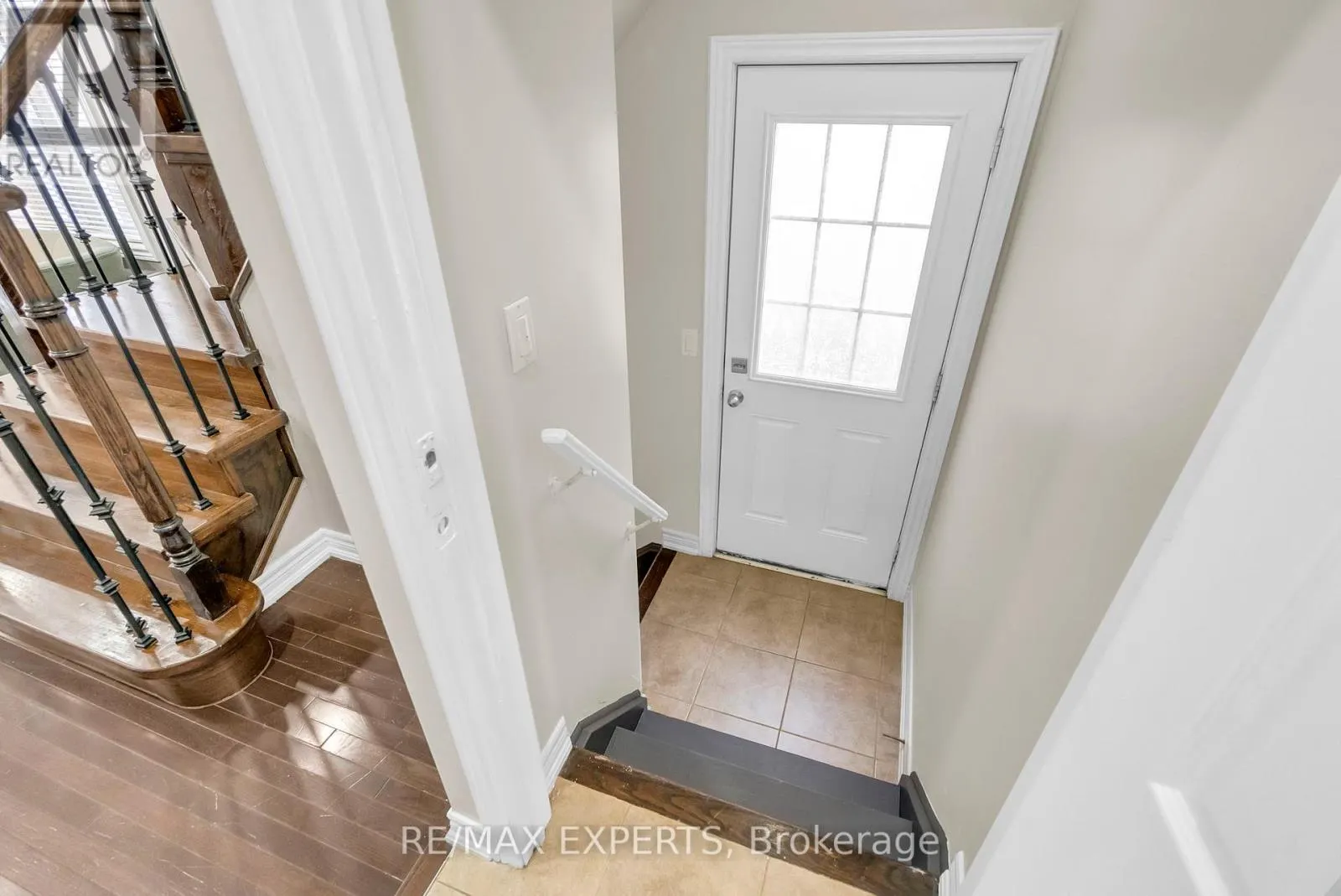 25 WATERVILLE WAY
