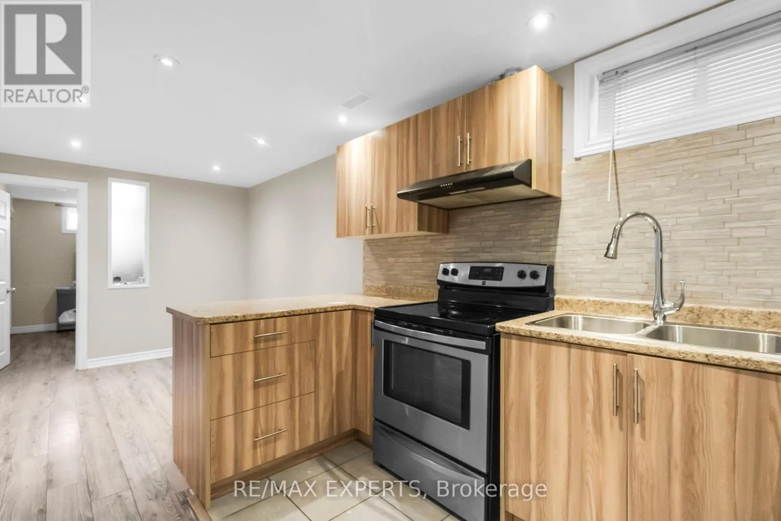 25 WATERVILLE WAY