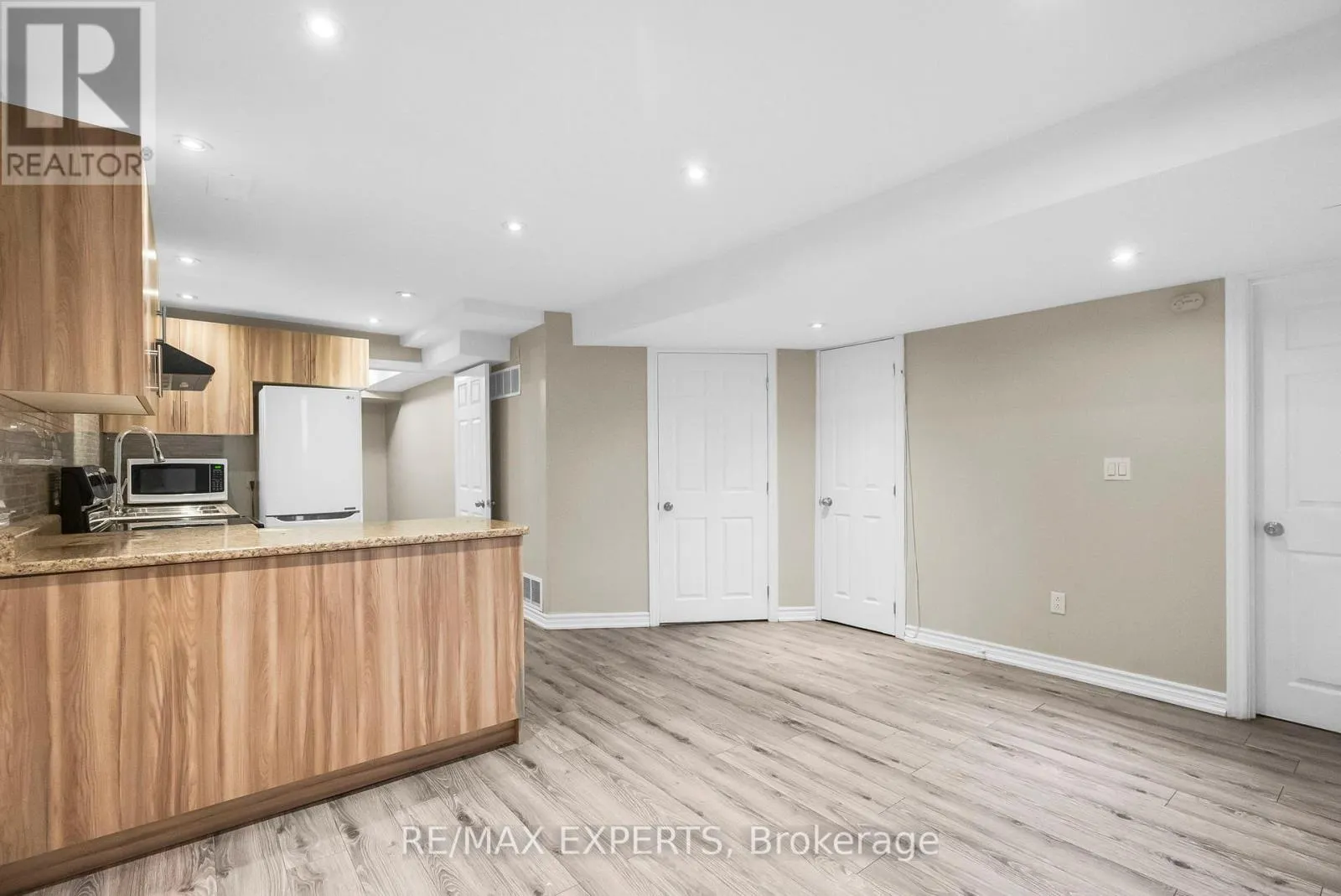 25 WATERVILLE WAY