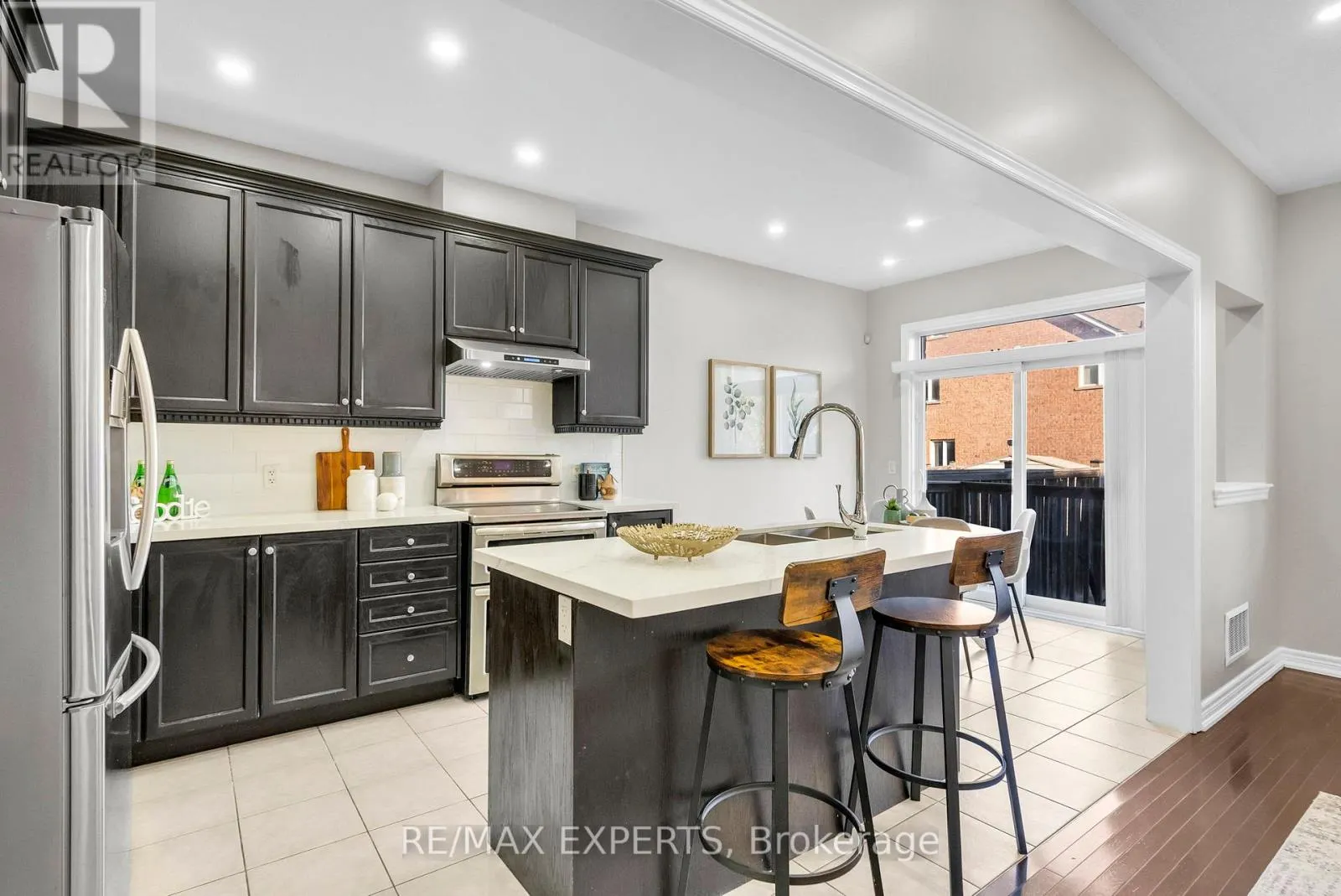 25 WATERVILLE WAY