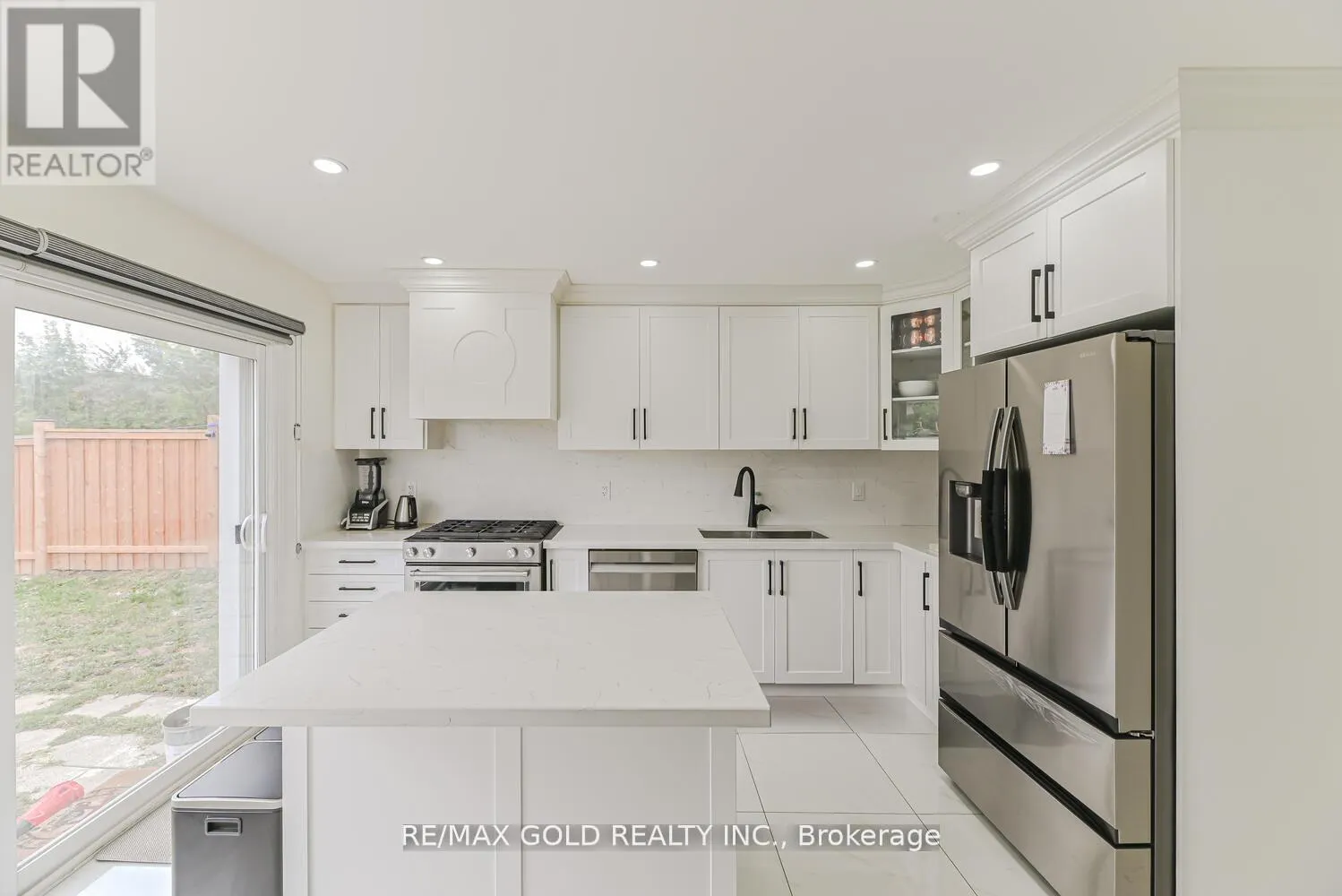 81 DRAKE BOULEVARD