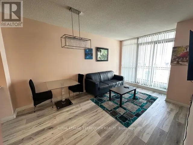 3301 - 4070 CONFEDERATION PARKWAY