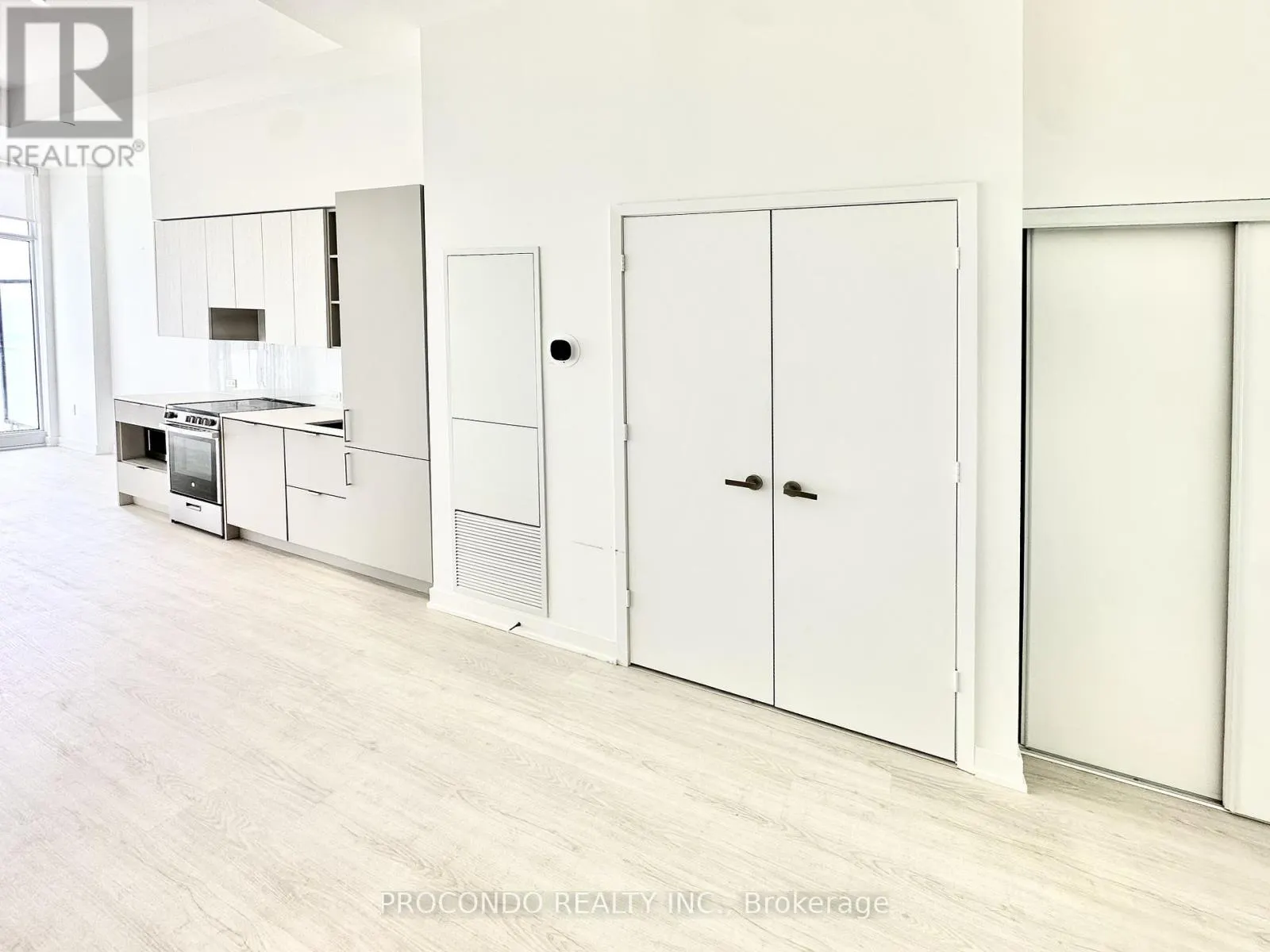 619 - 3883 QUARTZ ROAD