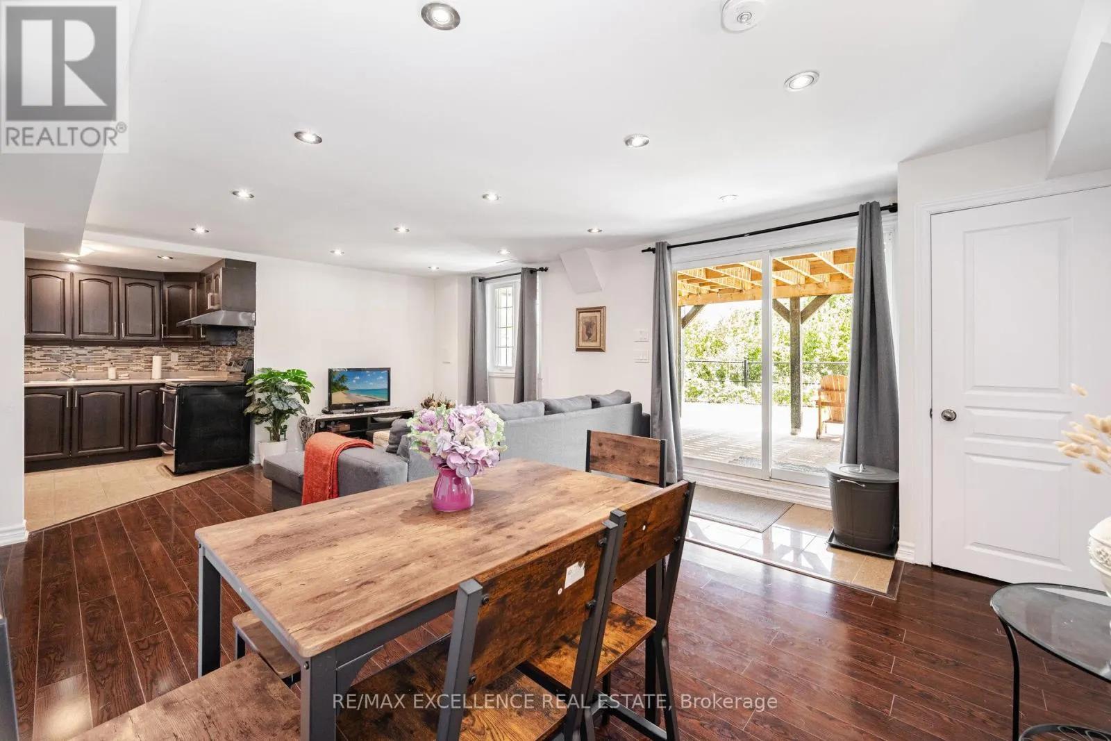 73 GARDENBROOKE TRAIL