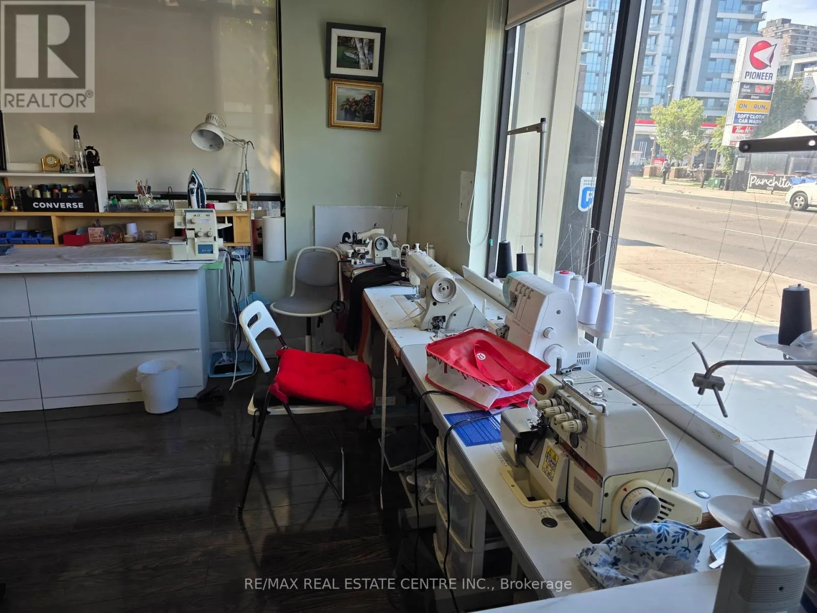 165 LAKESHORE ROAD E