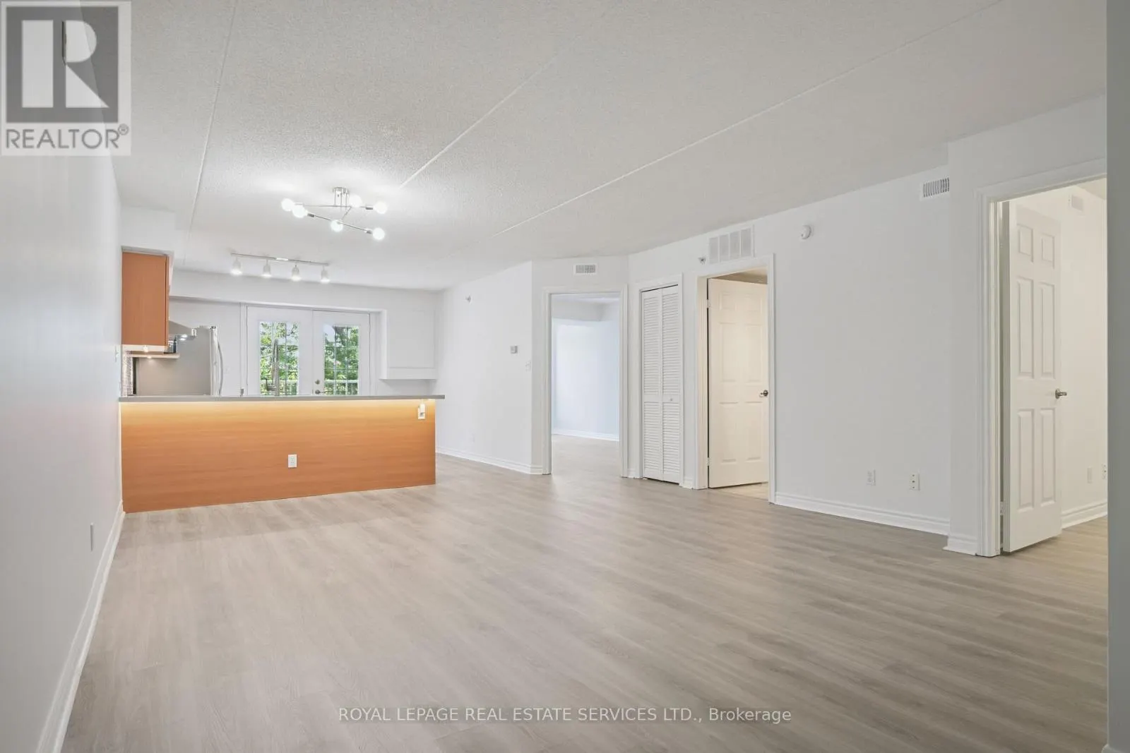 207 - 1450 BISHOPS GATE