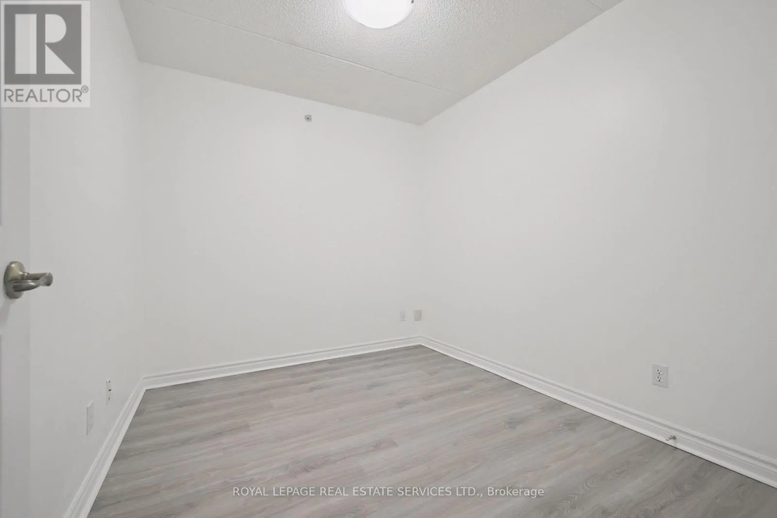 207 - 1450 BISHOPS GATE