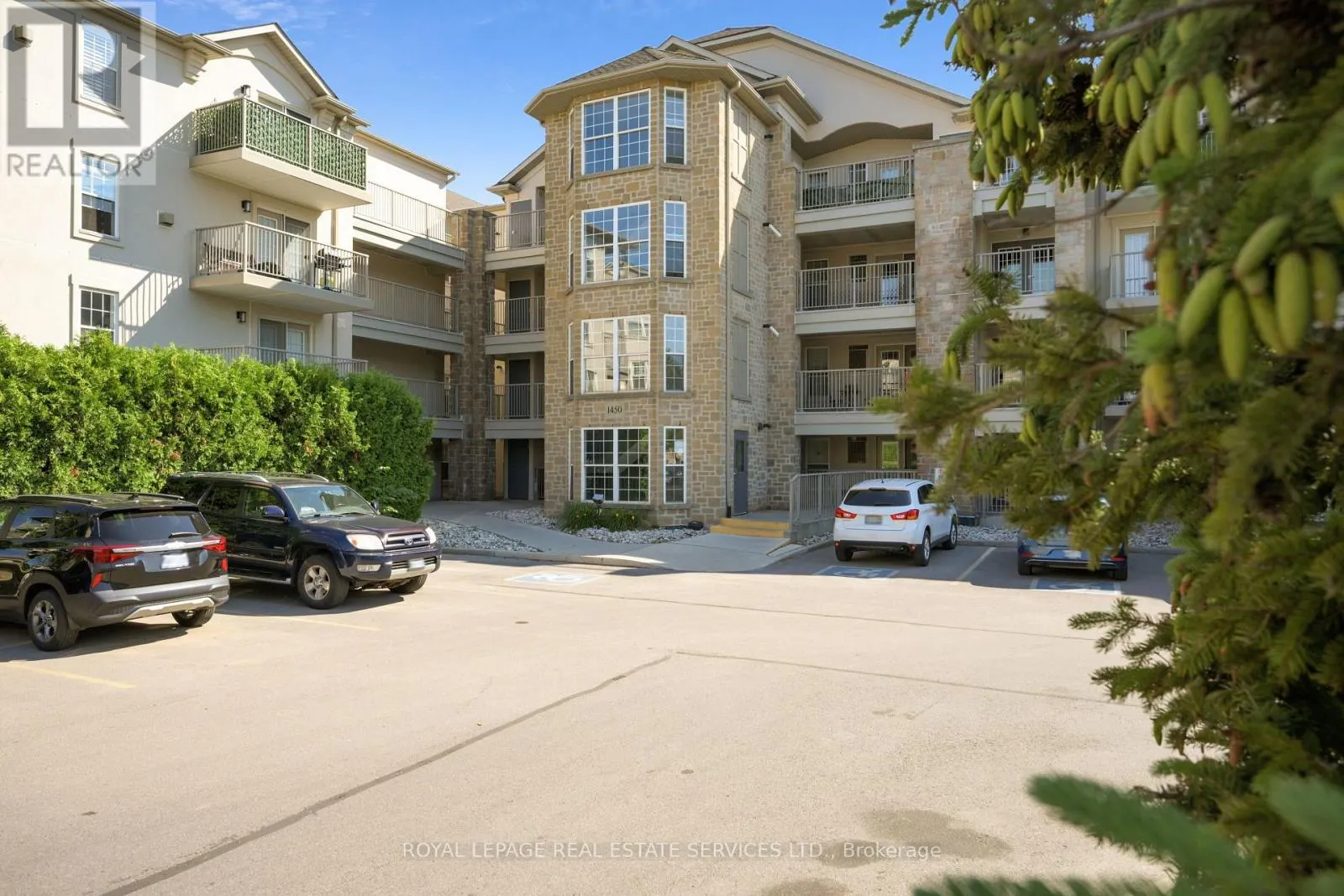 207 - 1450 BISHOPS GATE