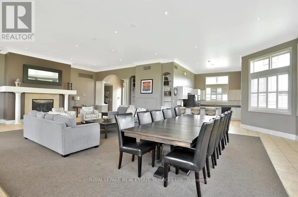 207 - 1450 BISHOPS GATE