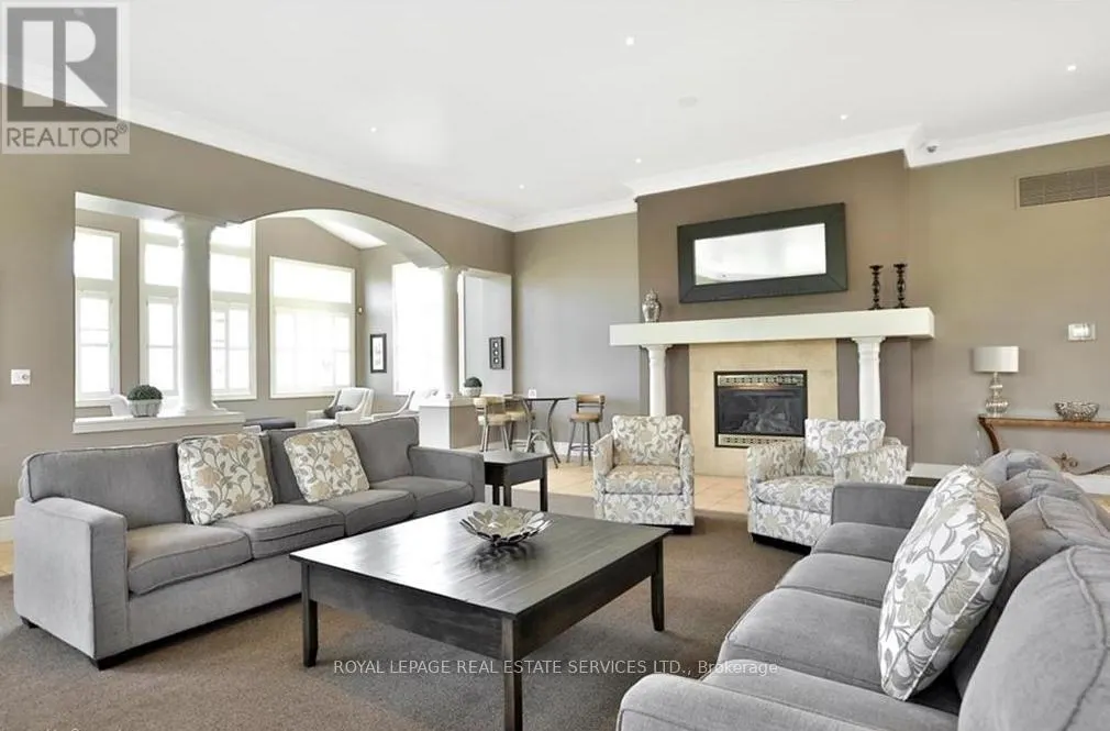 207 - 1450 BISHOPS GATE