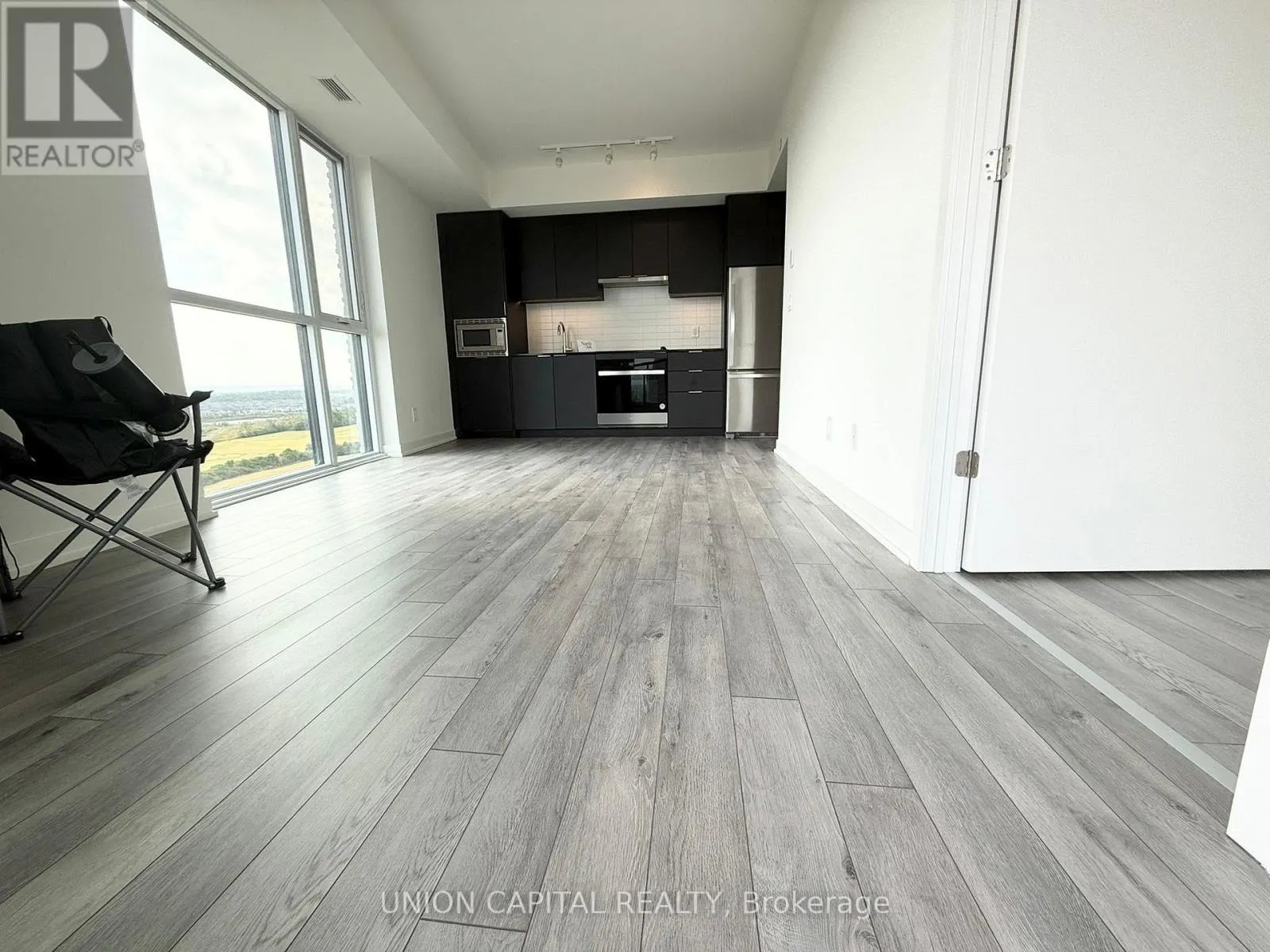 1602 - 3079 TRAFALGAR ROAD