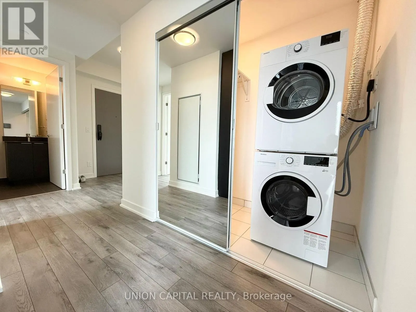 1602 - 3079 TRAFALGAR ROAD