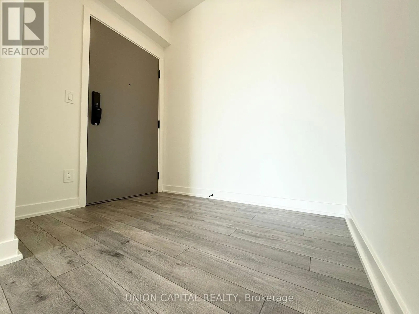 1602 - 3079 TRAFALGAR ROAD